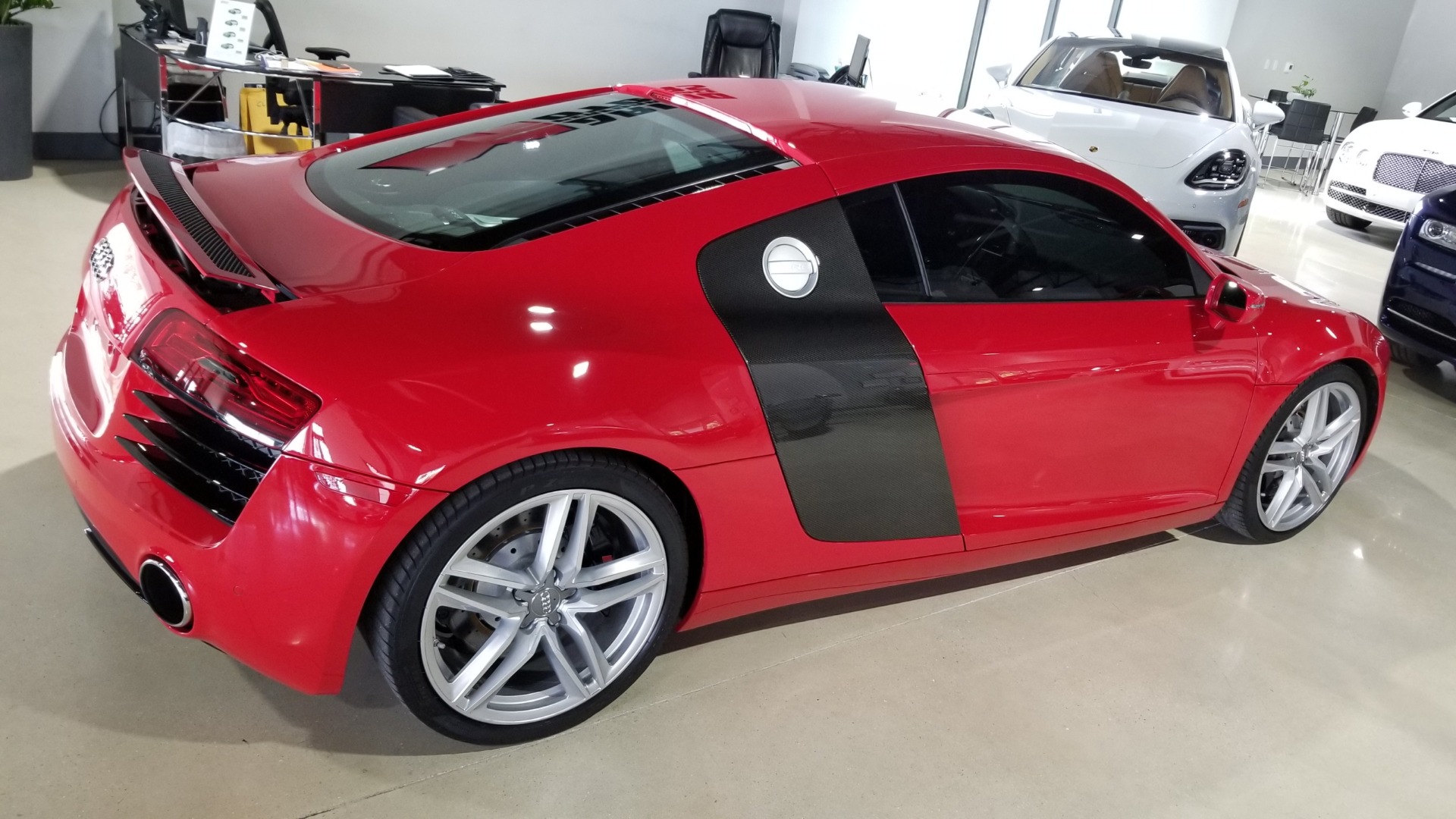 Used-2015-Audi-R8-V8