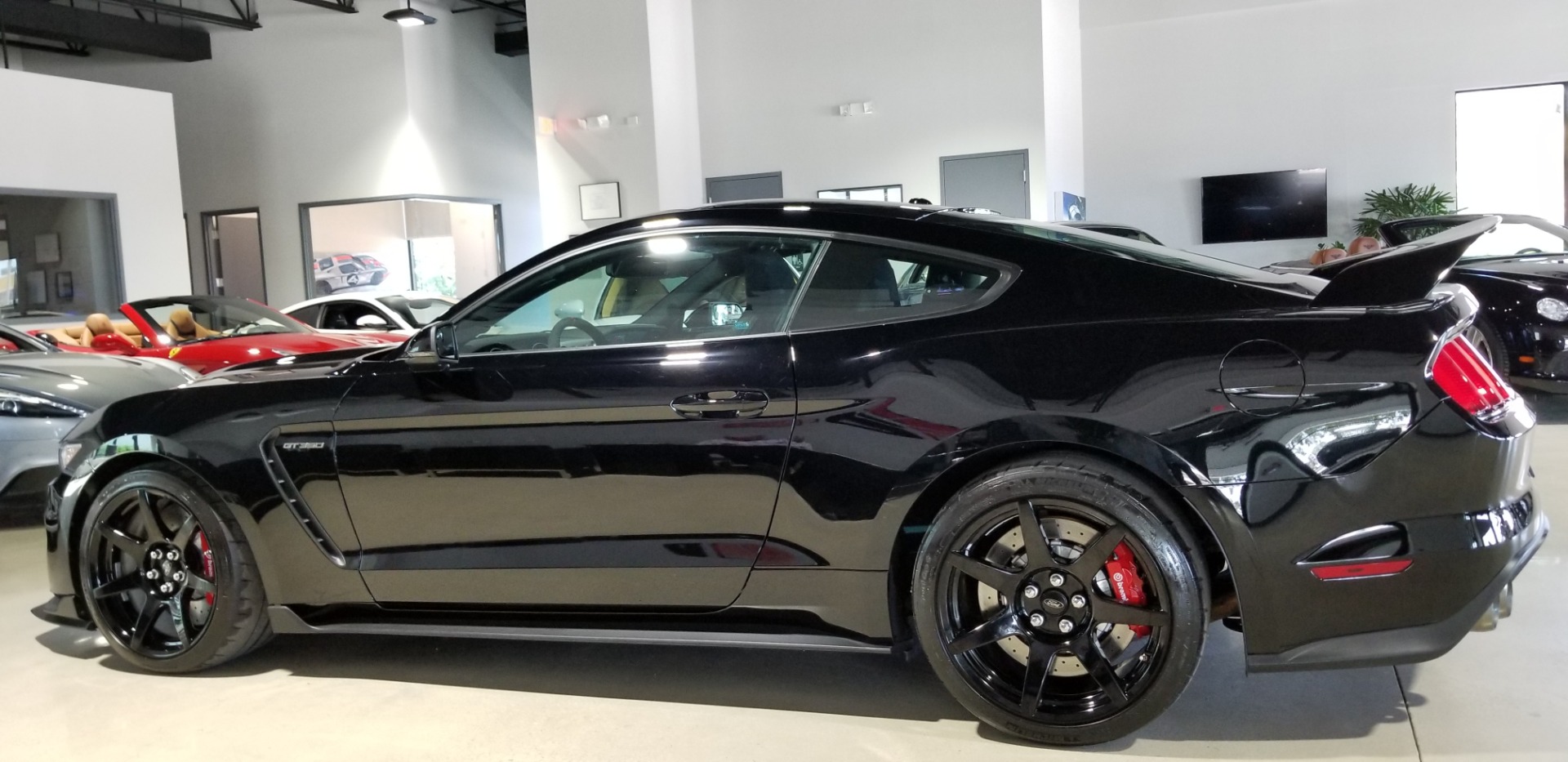 Used-2017-Ford-Shelby-GT350R-Shelby-GT350R