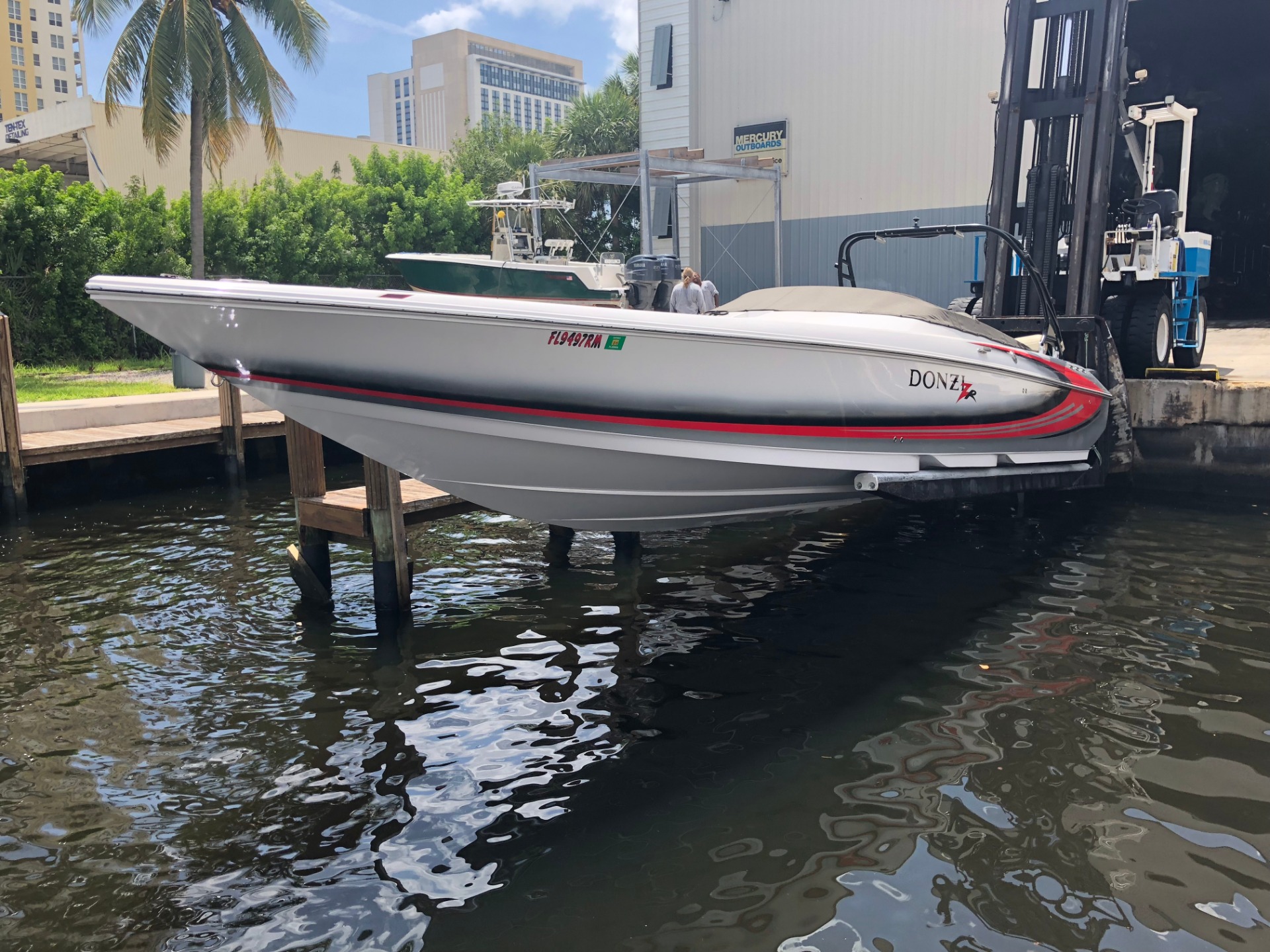 Used-2007-Donzi-35ZR-Twin-MV10-625HP