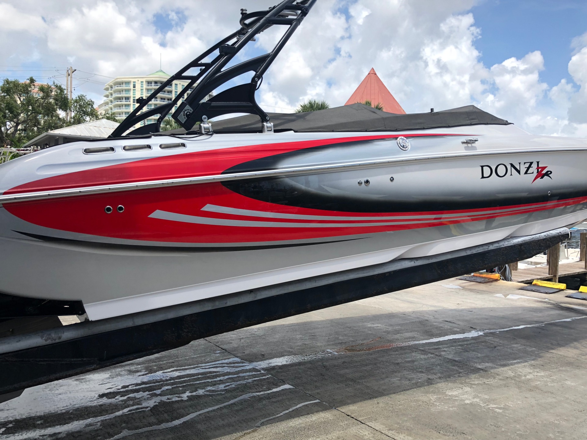 Used-2007-Donzi-35ZR-Twin-MV10-625HP