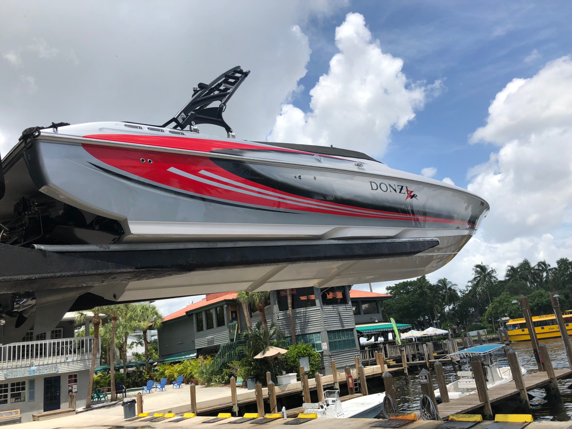Used-2007-Donzi-35ZR-Twin-MV10-625HP