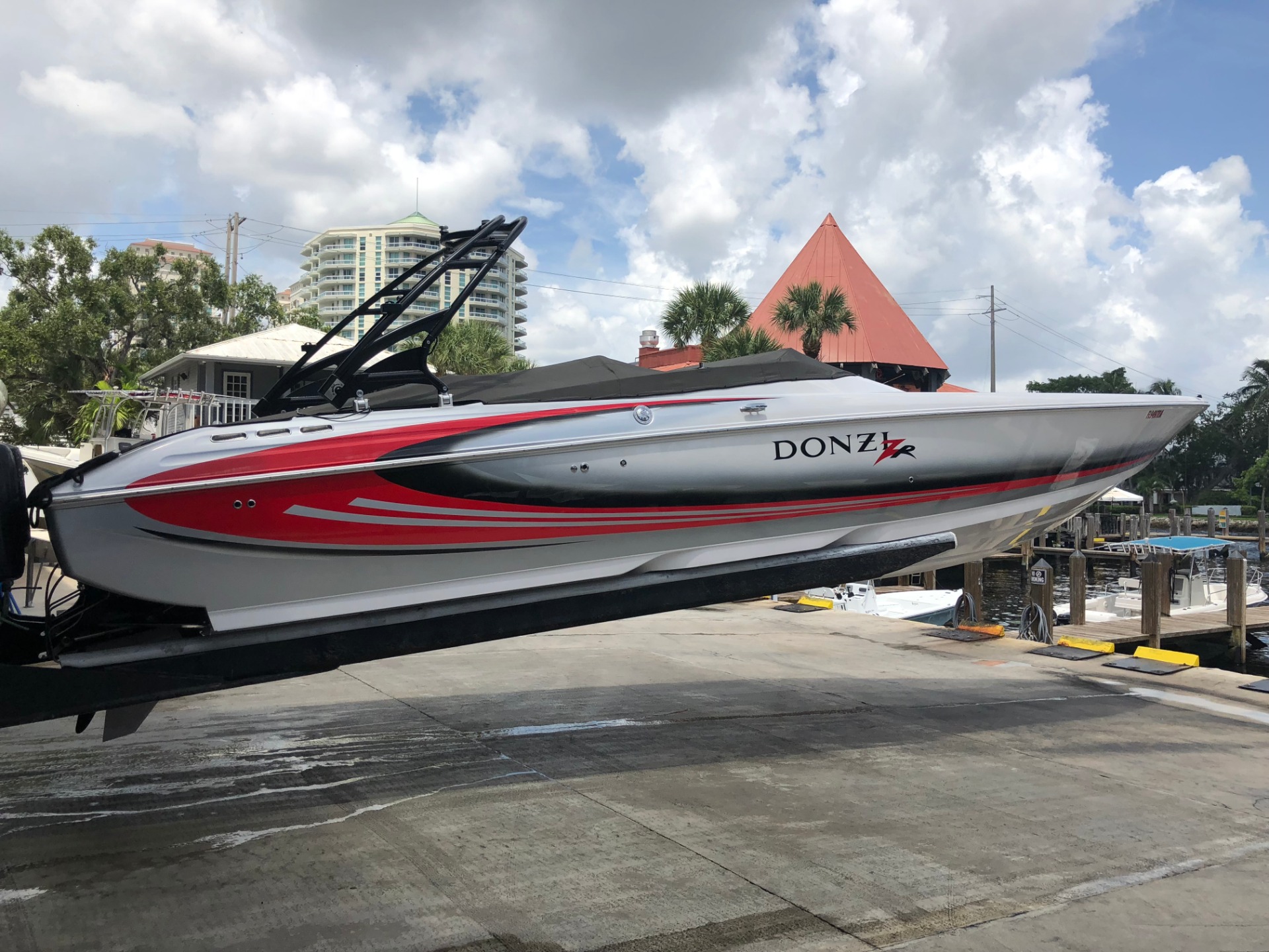 Used-2007-Donzi-35ZR-Twin-MV10-625HP