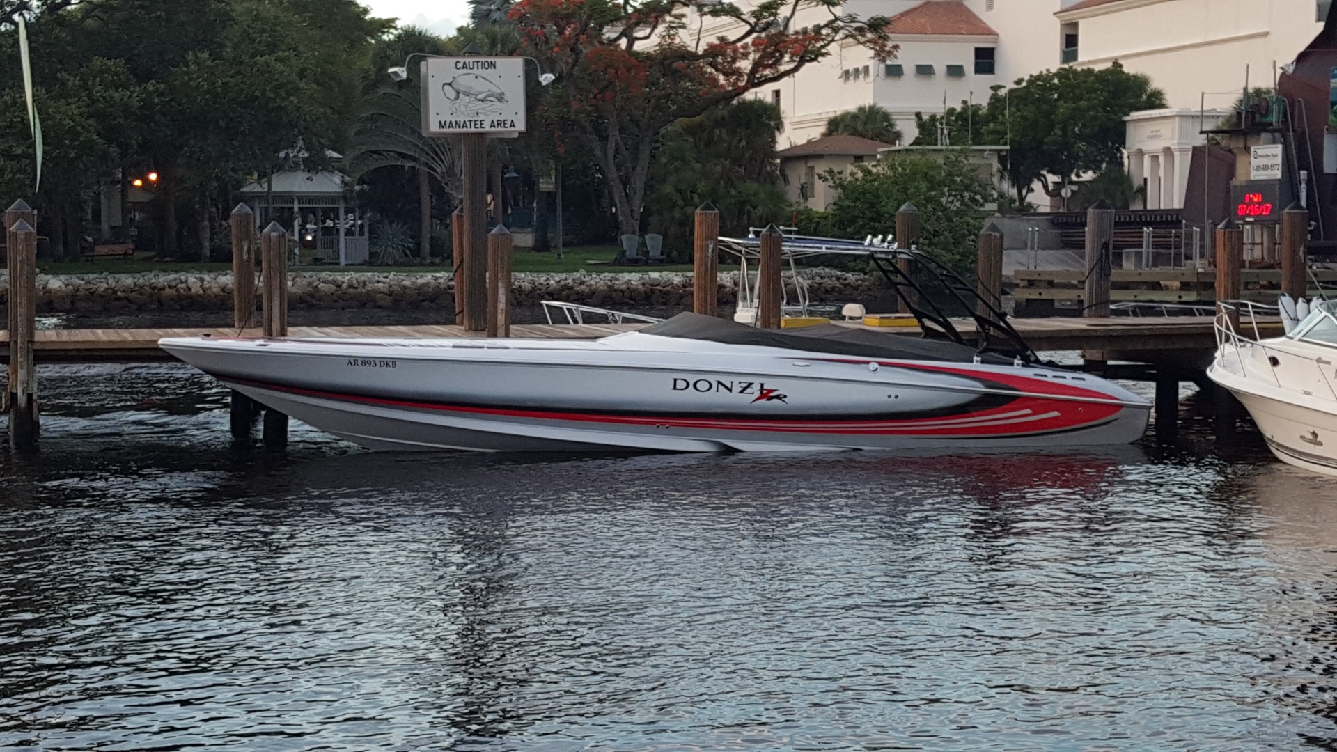 Used-2007-Donzi-35ZR-Twin-MV10-625HP