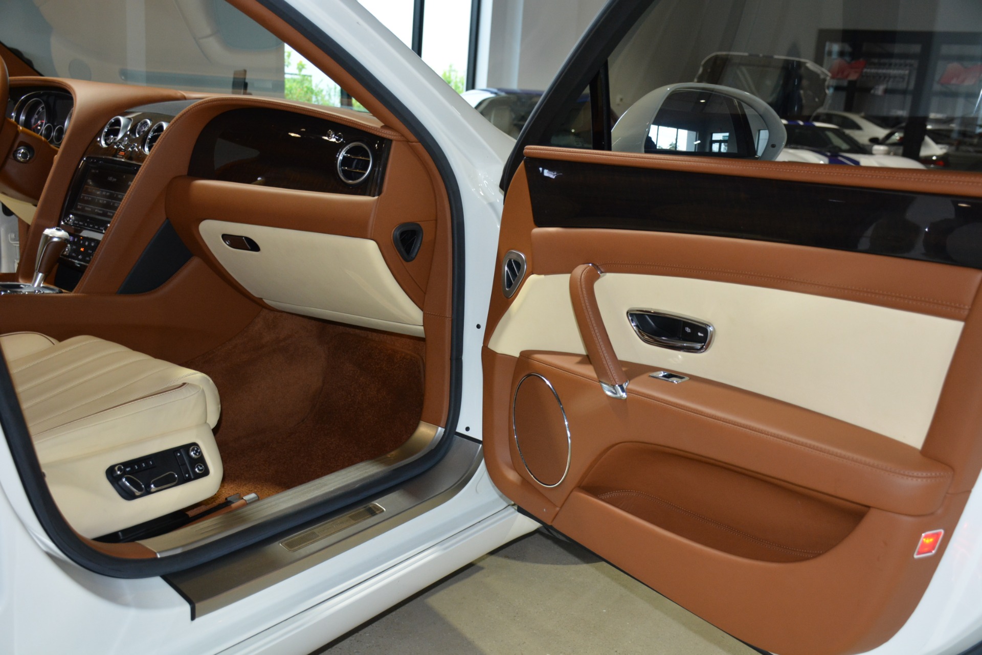 Used-2014-Bentley-Flying-Spur