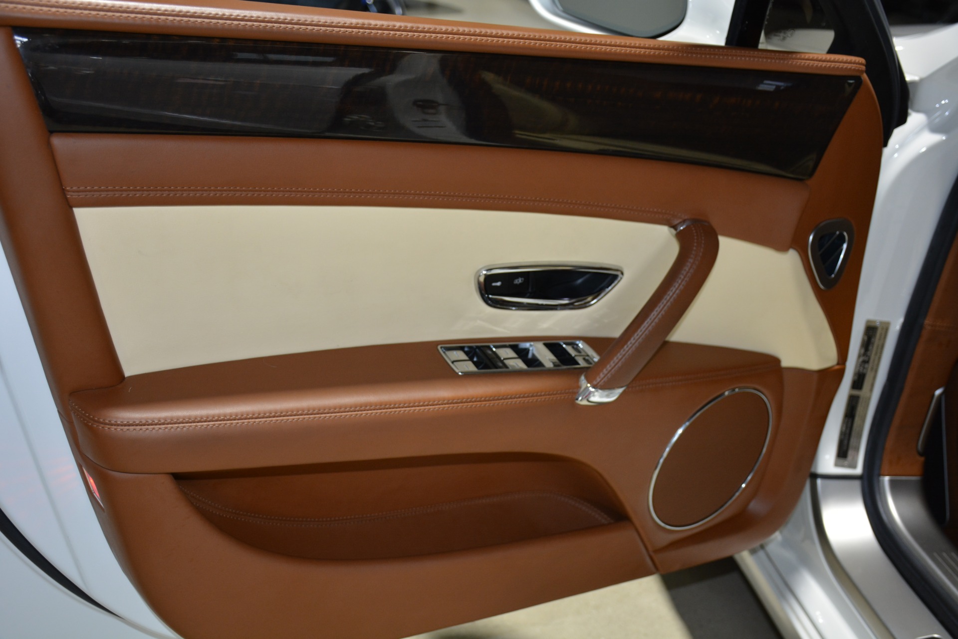 Used-2014-Bentley-Flying-Spur