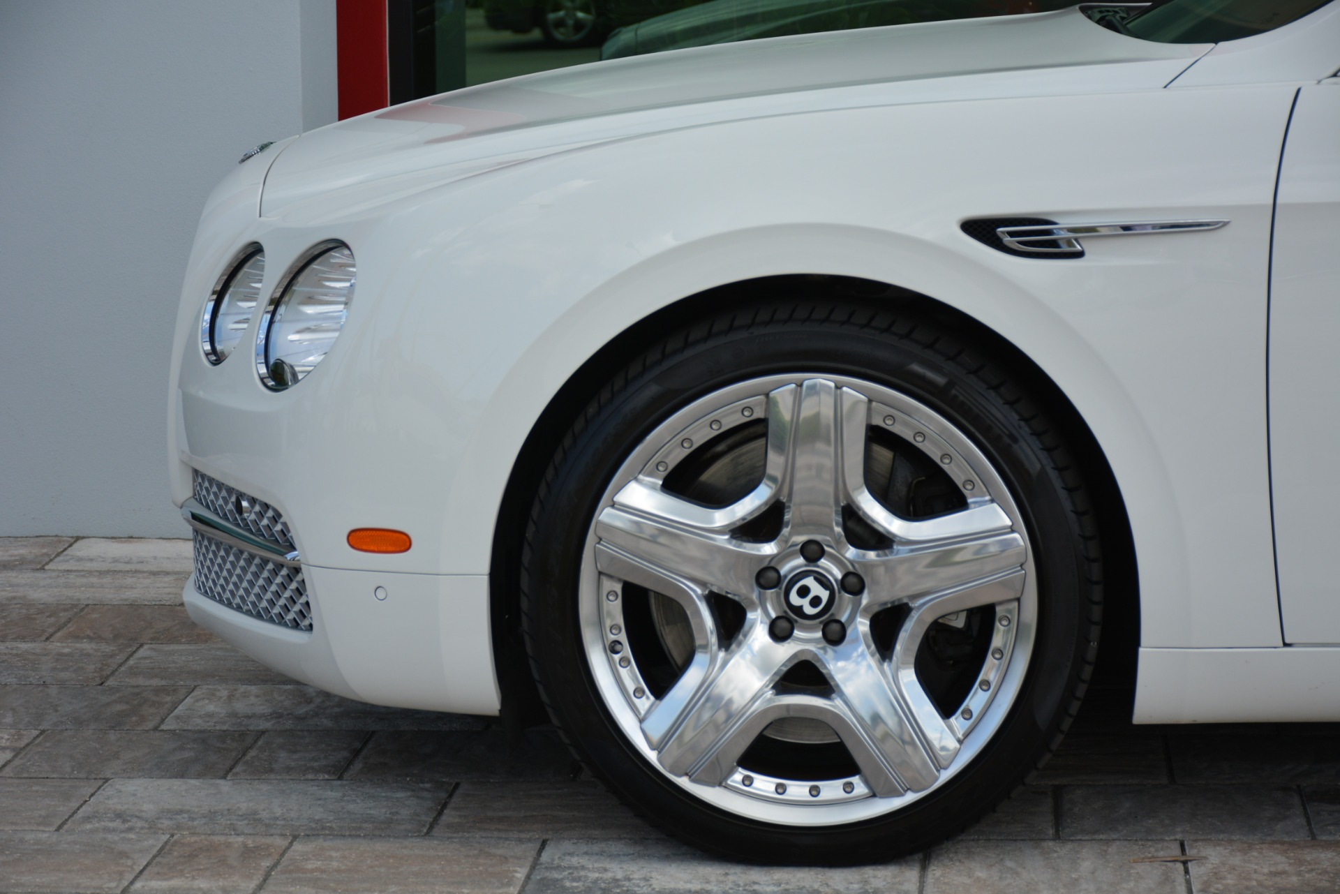 Used-2014-Bentley-Flying-Spur