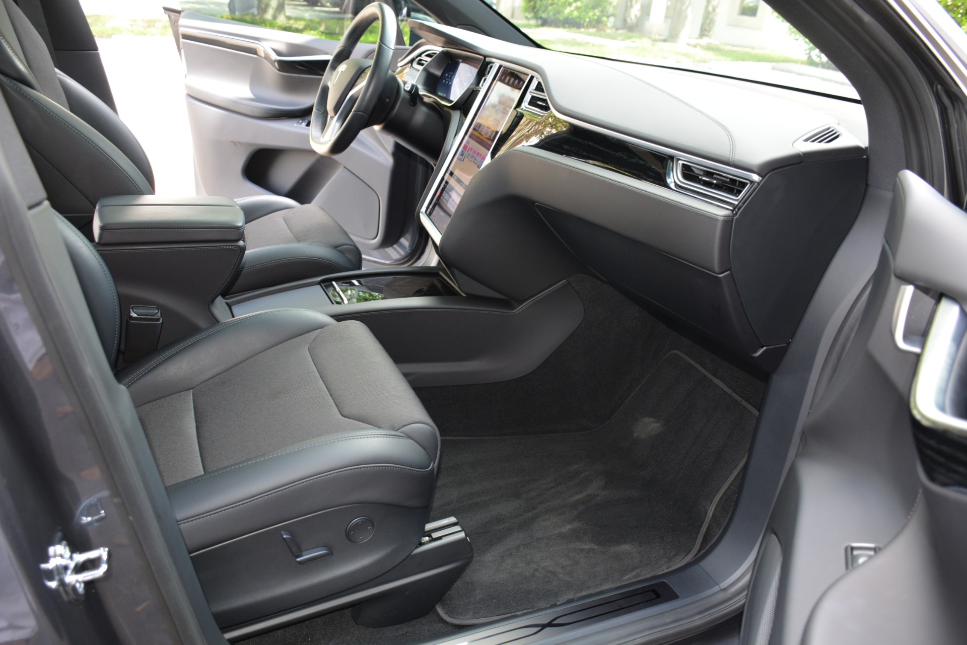 Used-2017-Tesla-Model-X-75D