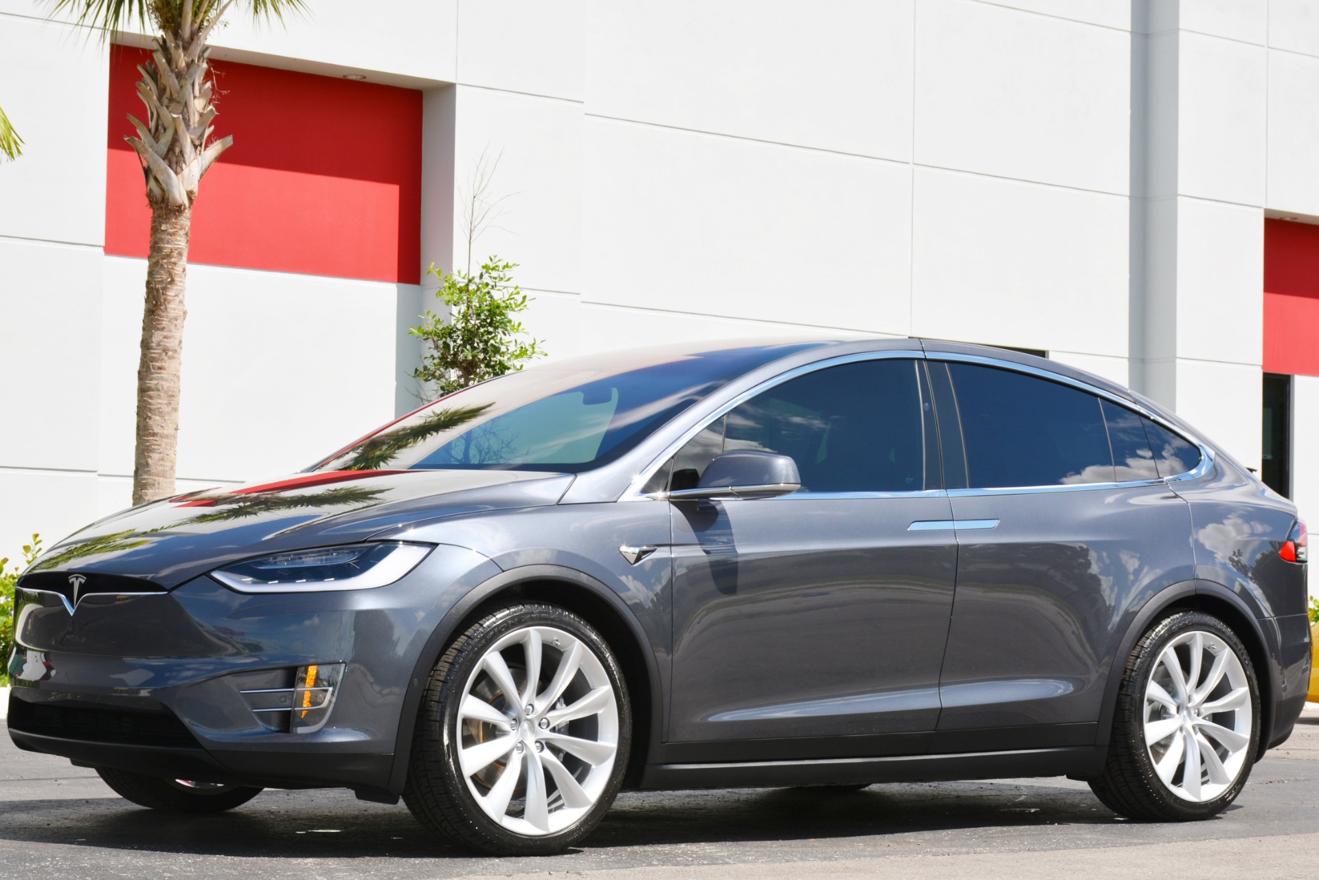 Used-2017-Tesla-Model-X-75D