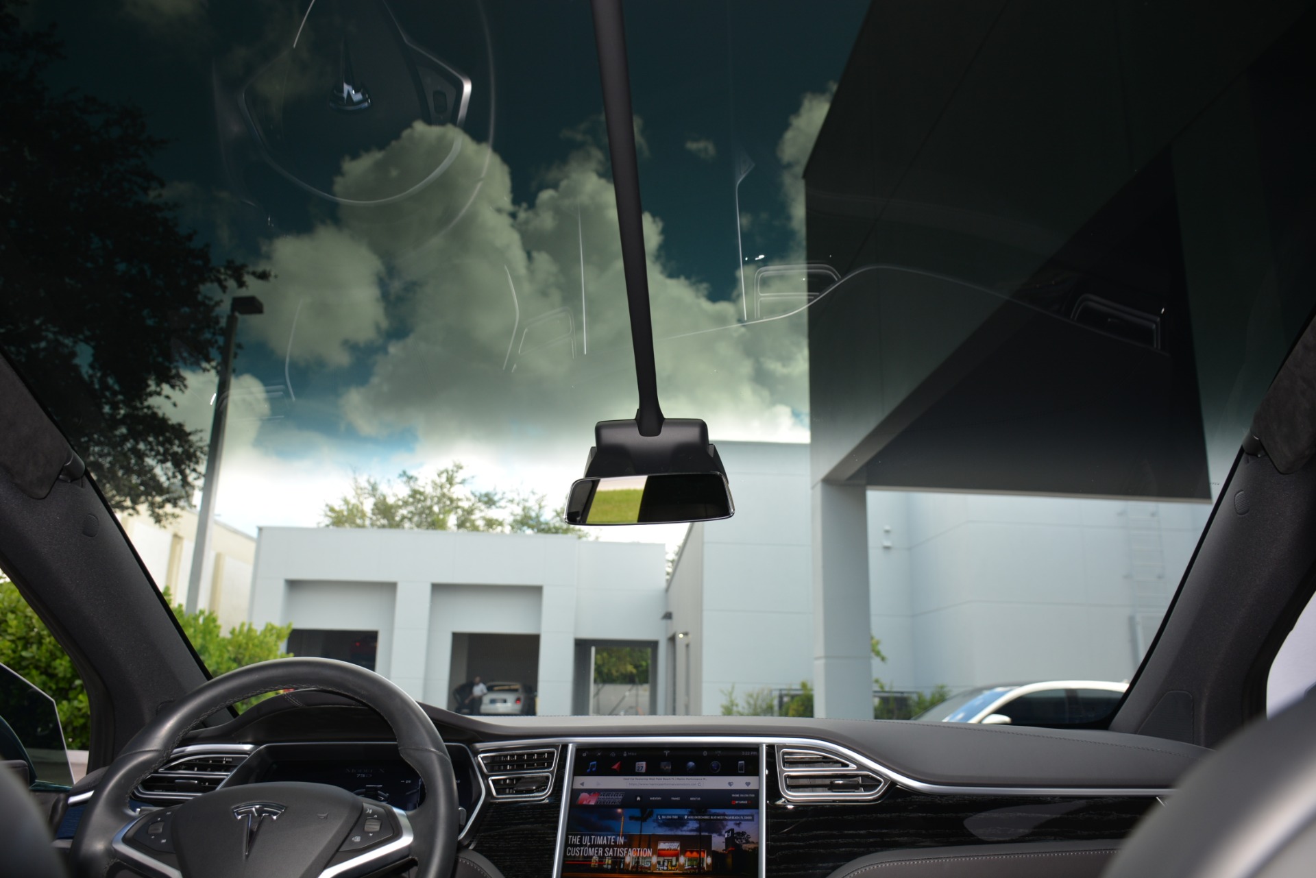 Used-2017-Tesla-Model-X-75D
