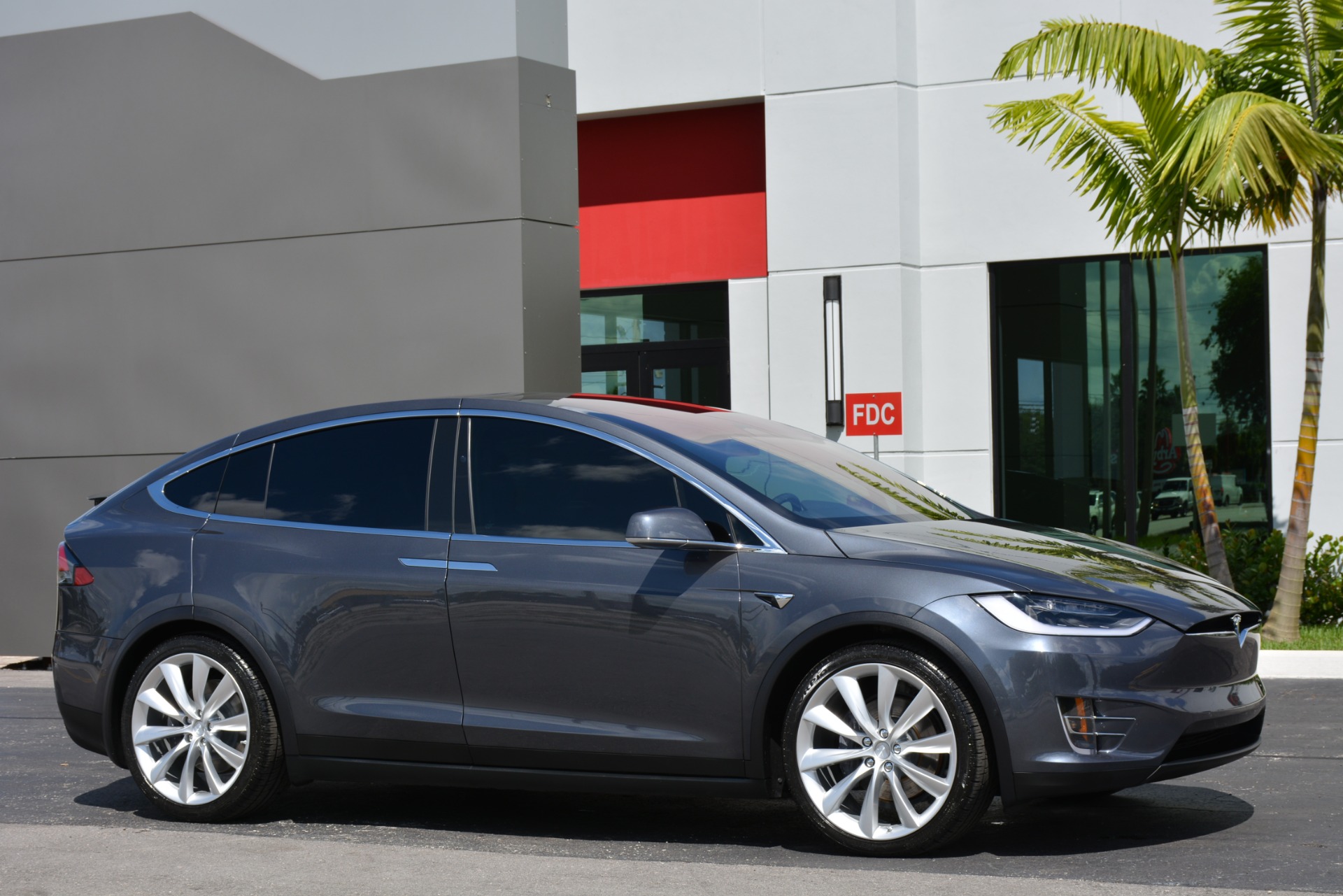 Used-2017-Tesla-Model-X-75D