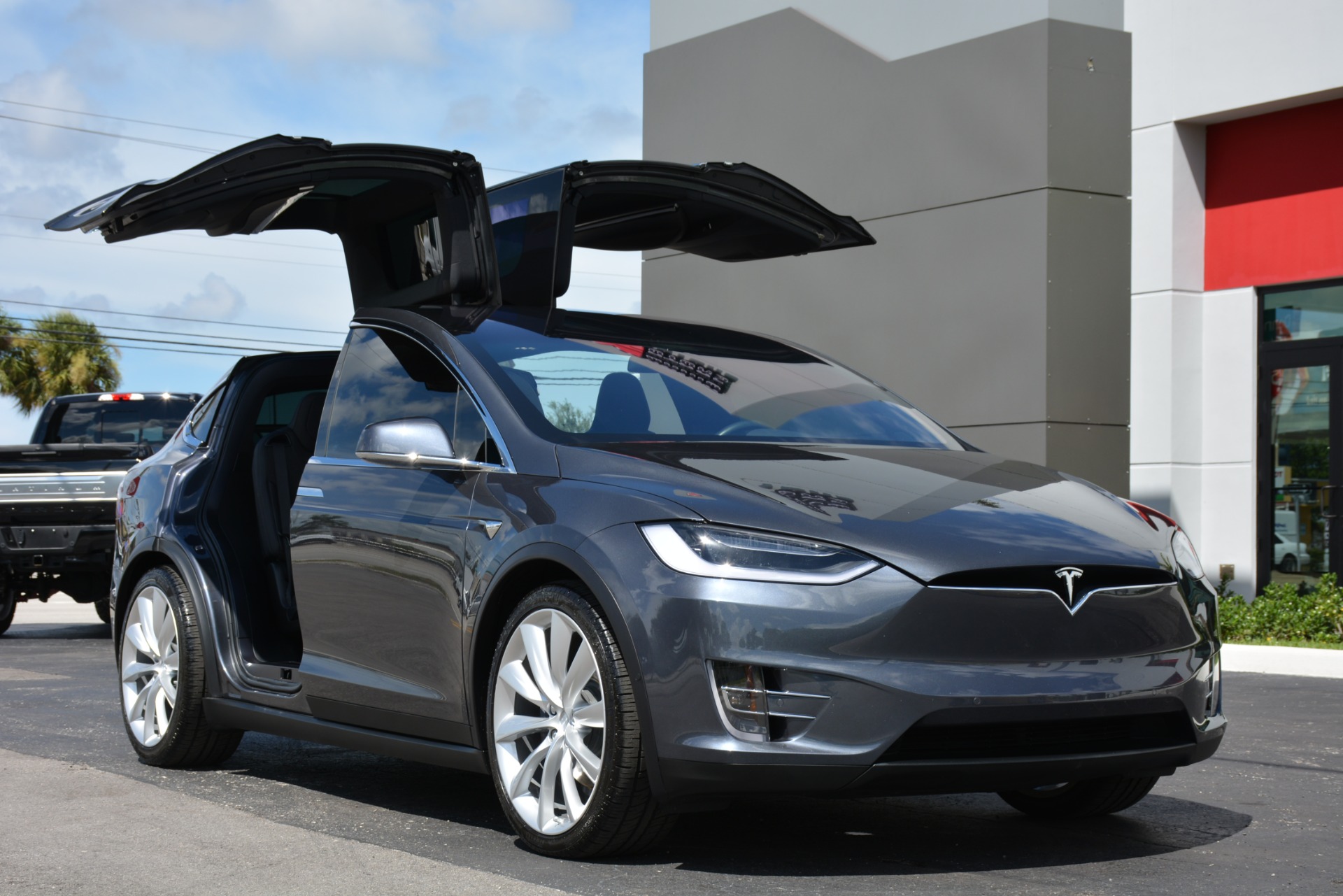 Used-2017-Tesla-Model-X-75D