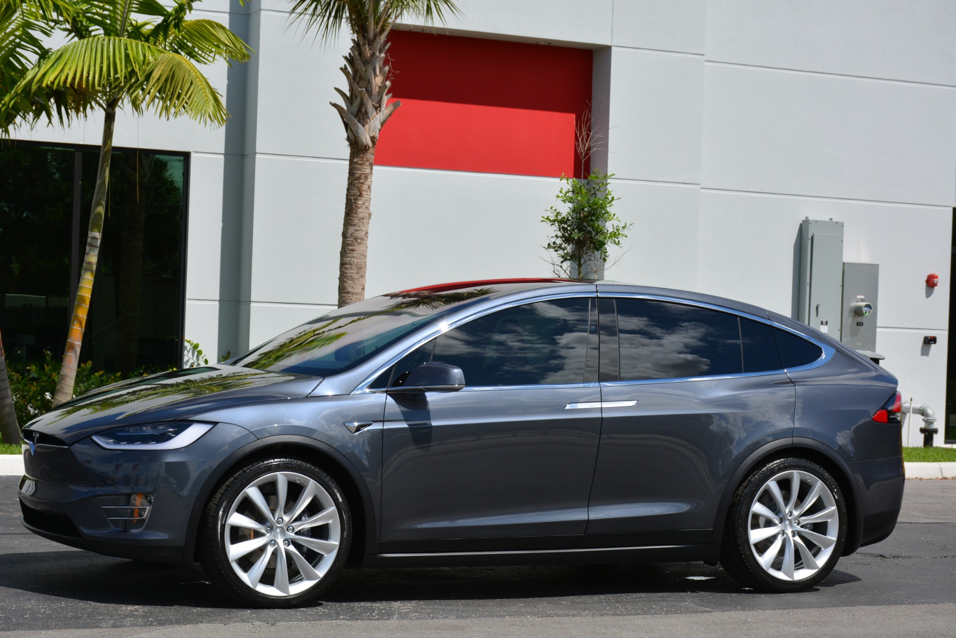 Used-2017-Tesla-Model-X-75D