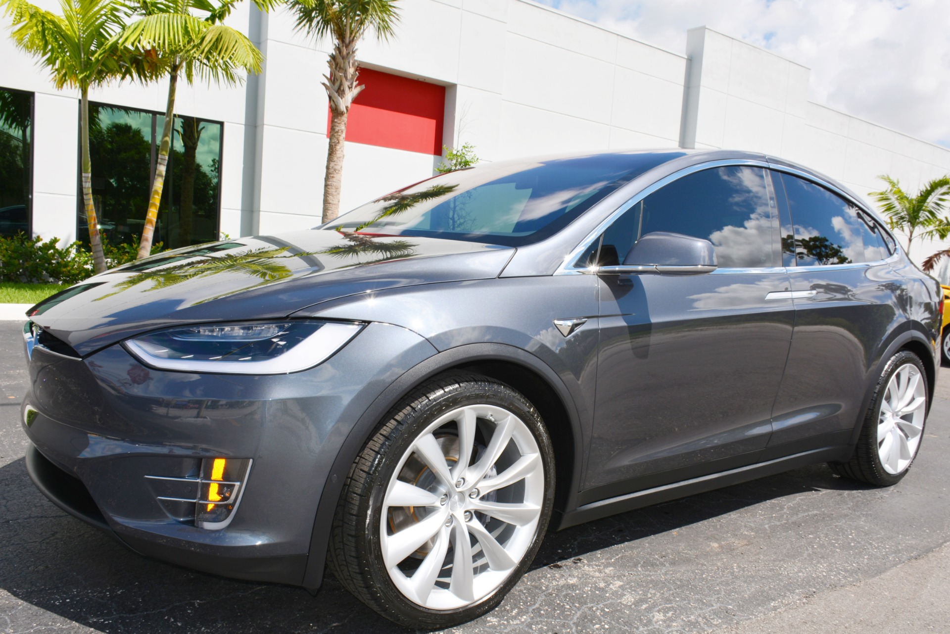 Used-2017-Tesla-Model-X-75D