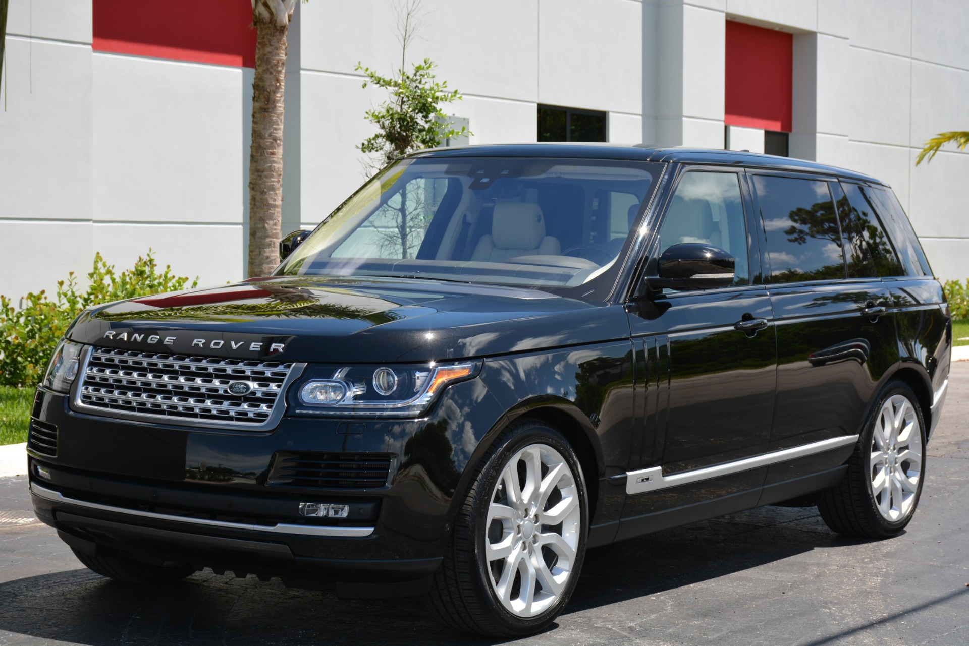 Used-2017-Land-Rover-Range-Rover-Supercharged-LWB