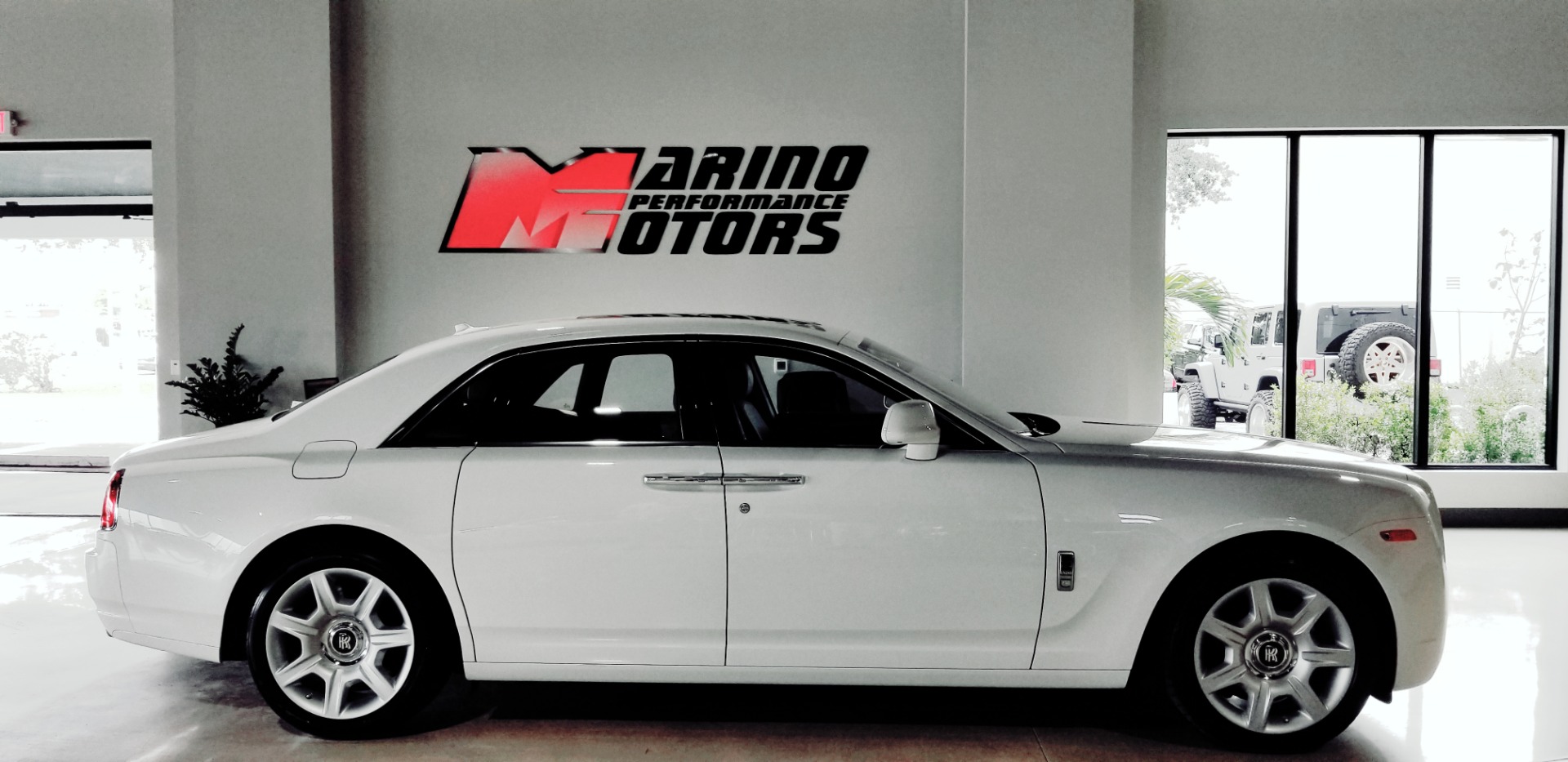 Used-2013-Rolls-Royce-Ghost