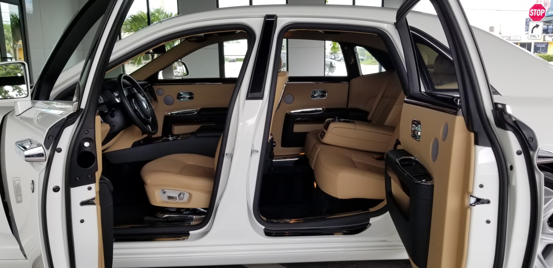 Used-2013-Rolls-Royce-Ghost