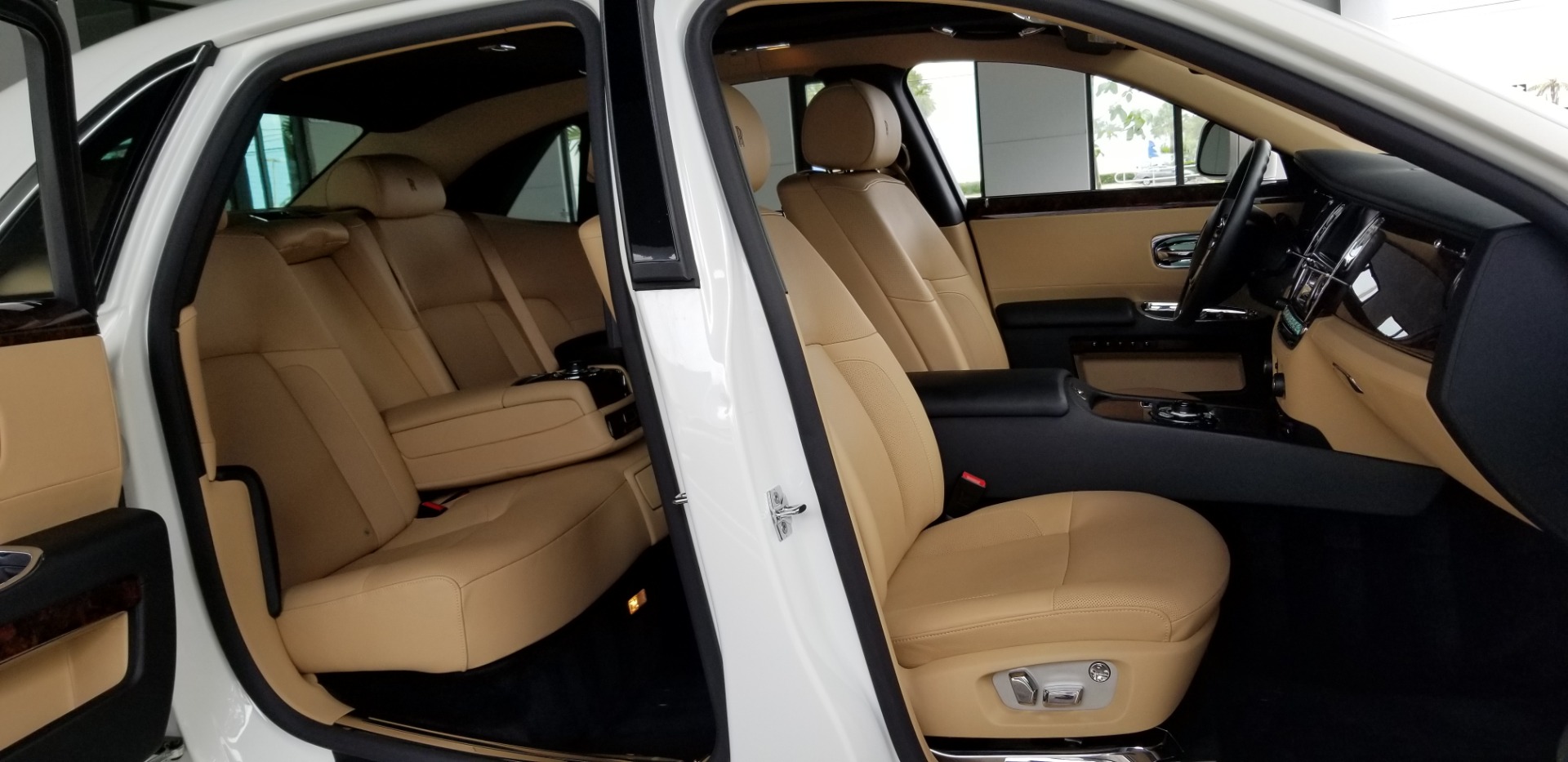 Used-2013-Rolls-Royce-Ghost