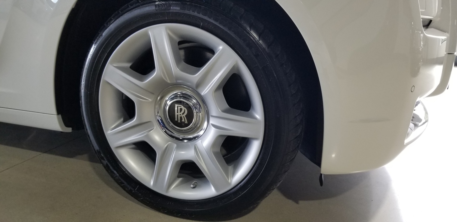 Used-2013-Rolls-Royce-Ghost