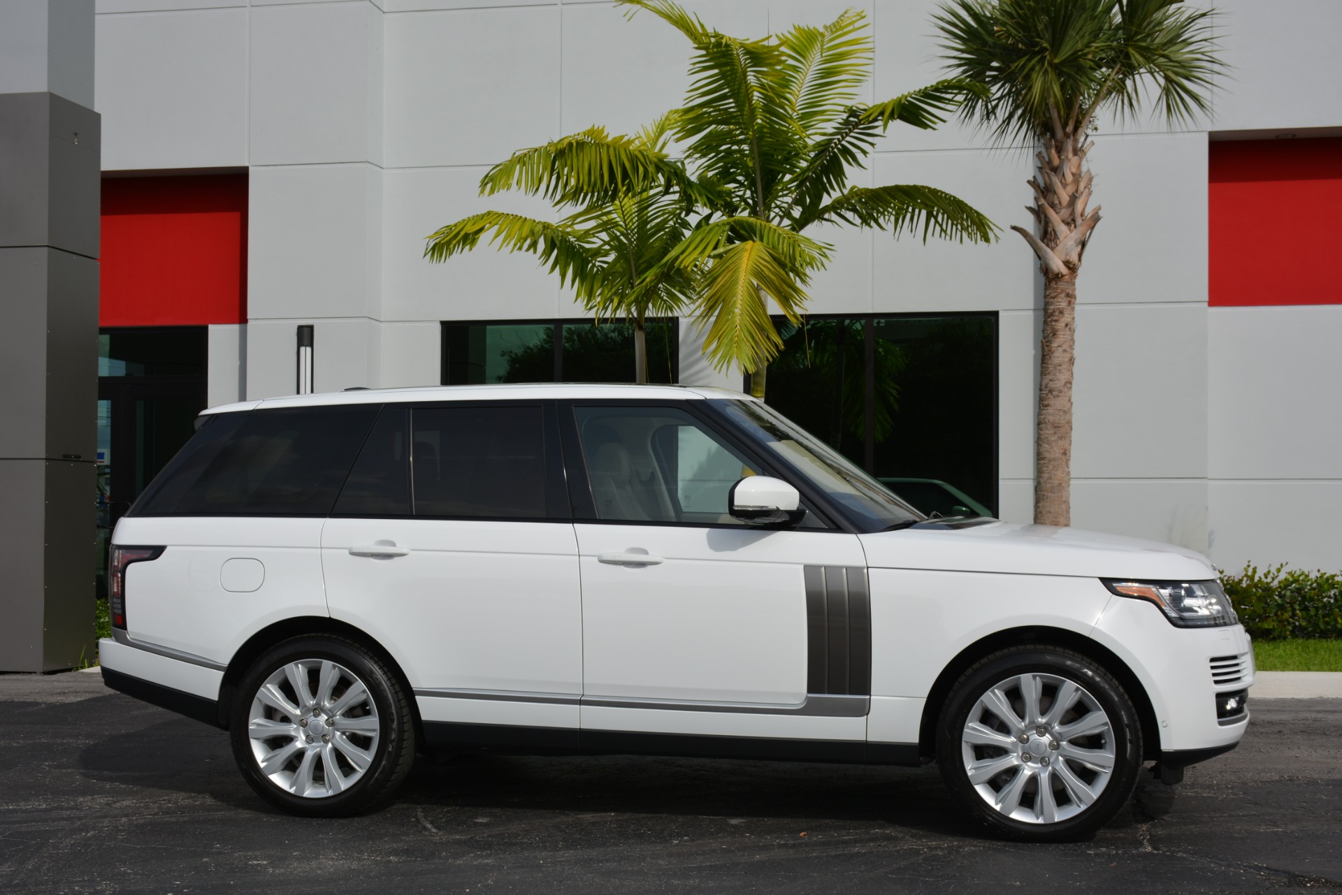 Used-2015-Land-Rover-Range-Rover-Supercharged