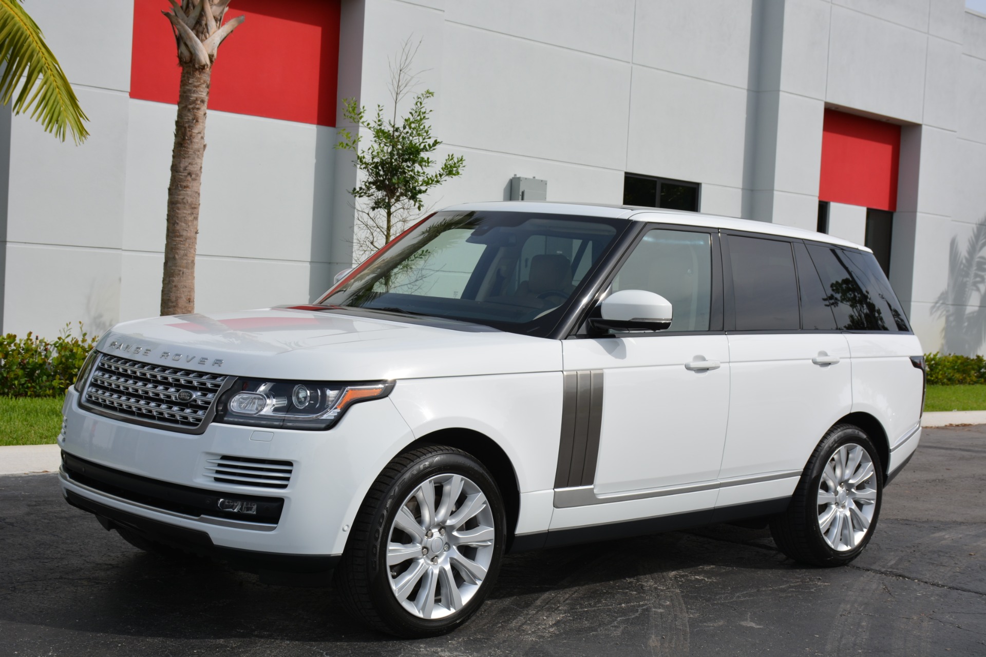 Used-2015-Land-Rover-Range-Rover-Supercharged