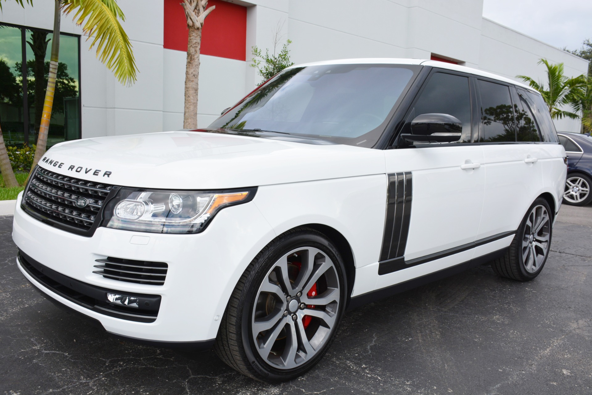 Used-2017-Land-Rover-Range-Rover-SVAutobiography-Dynamic
