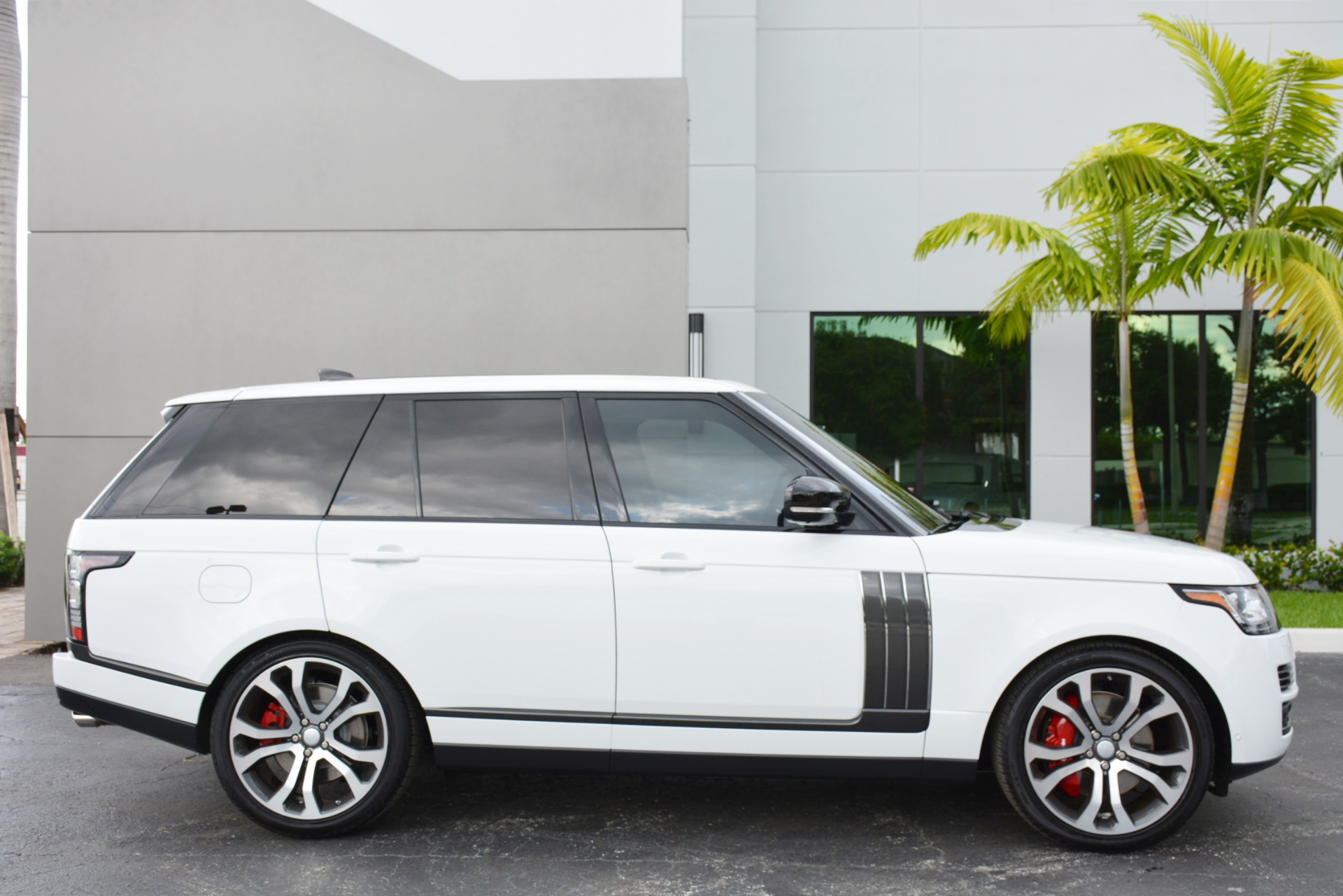Used-2017-Land-Rover-Range-Rover-SVAutobiography-Dynamic