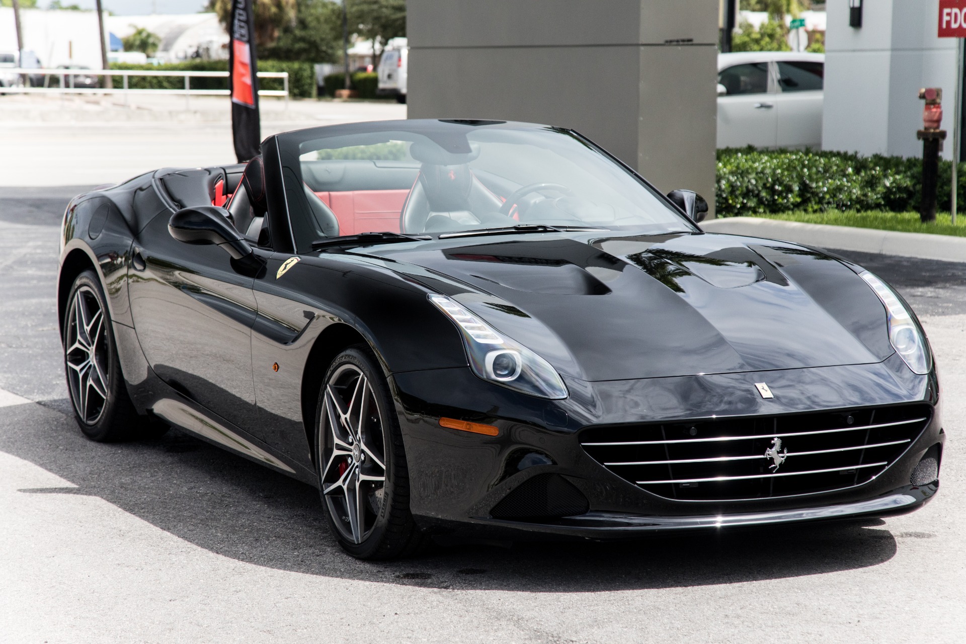 Used-2016-Ferrari-California-T