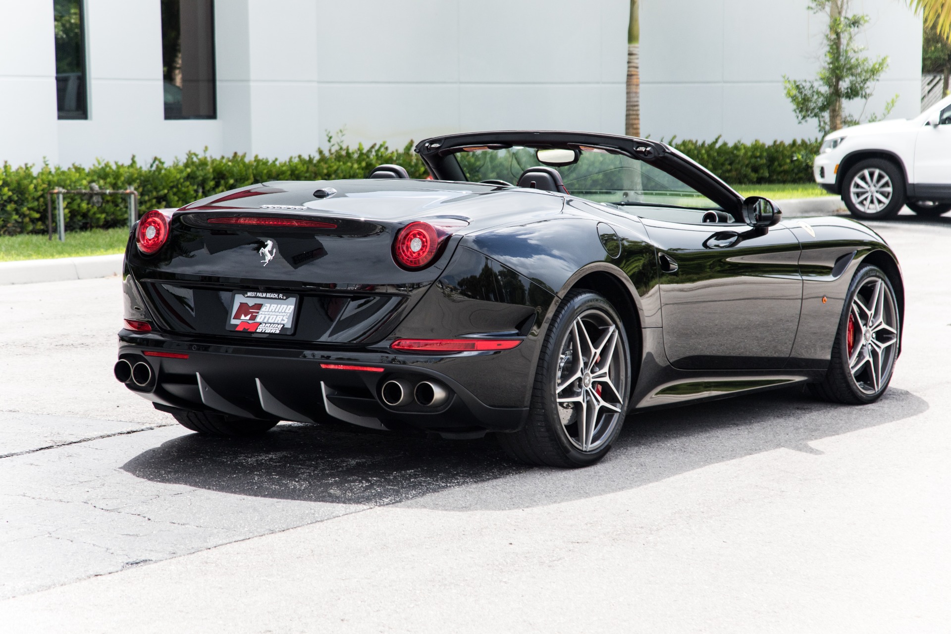Used-2016-Ferrari-California-T