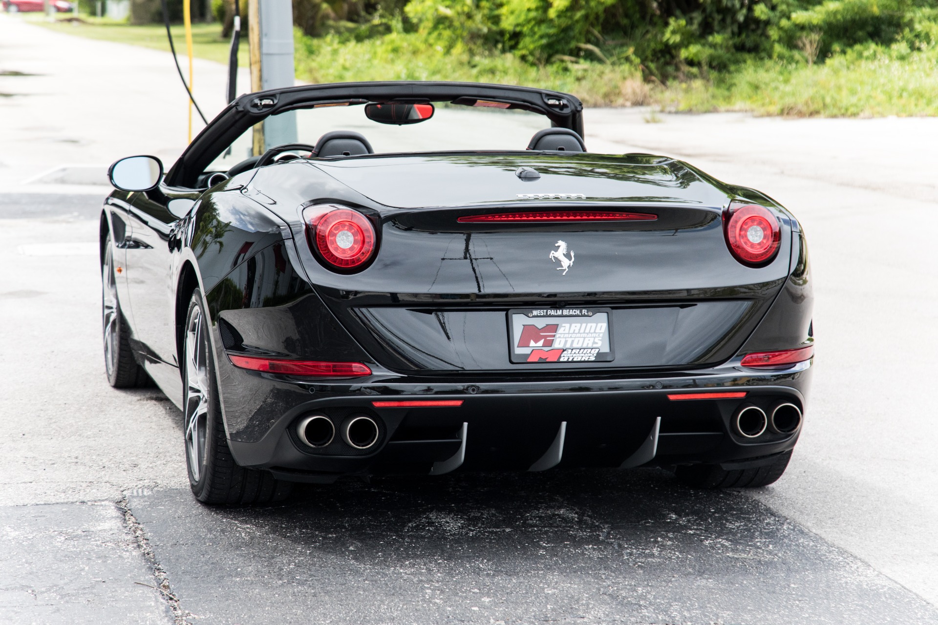 Used-2016-Ferrari-California-T