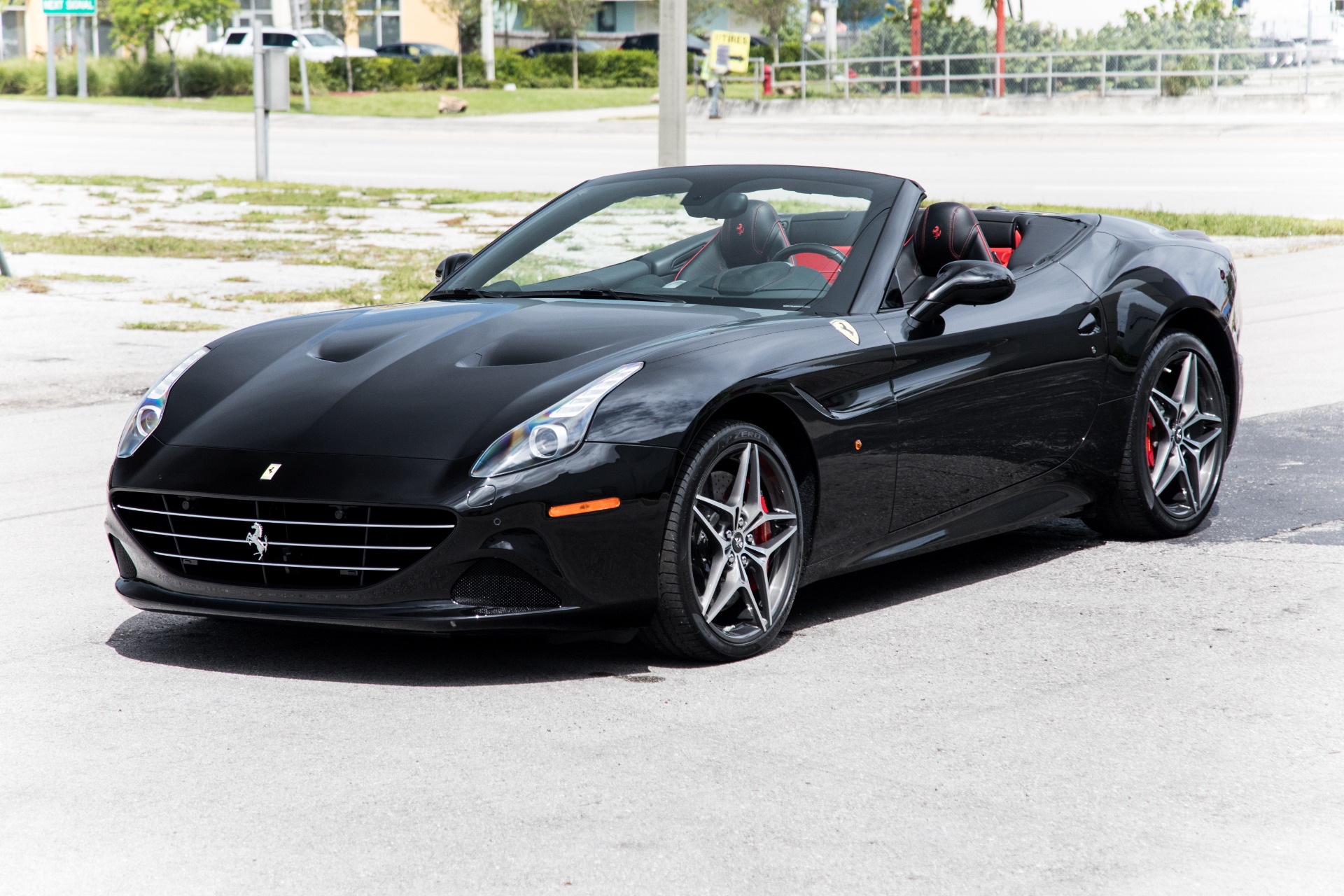 Used-2016-Ferrari-California-T