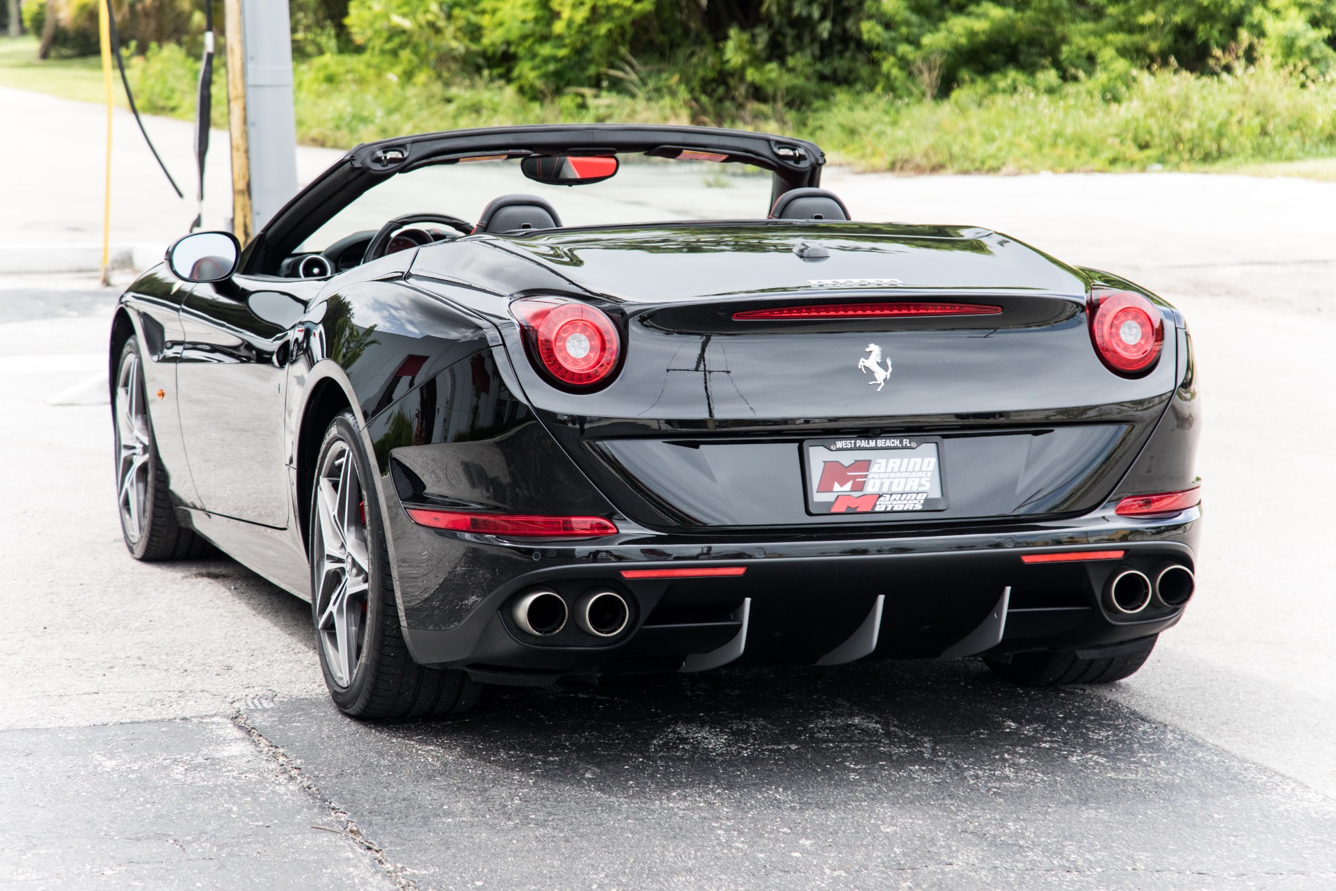 Used-2016-Ferrari-California-T