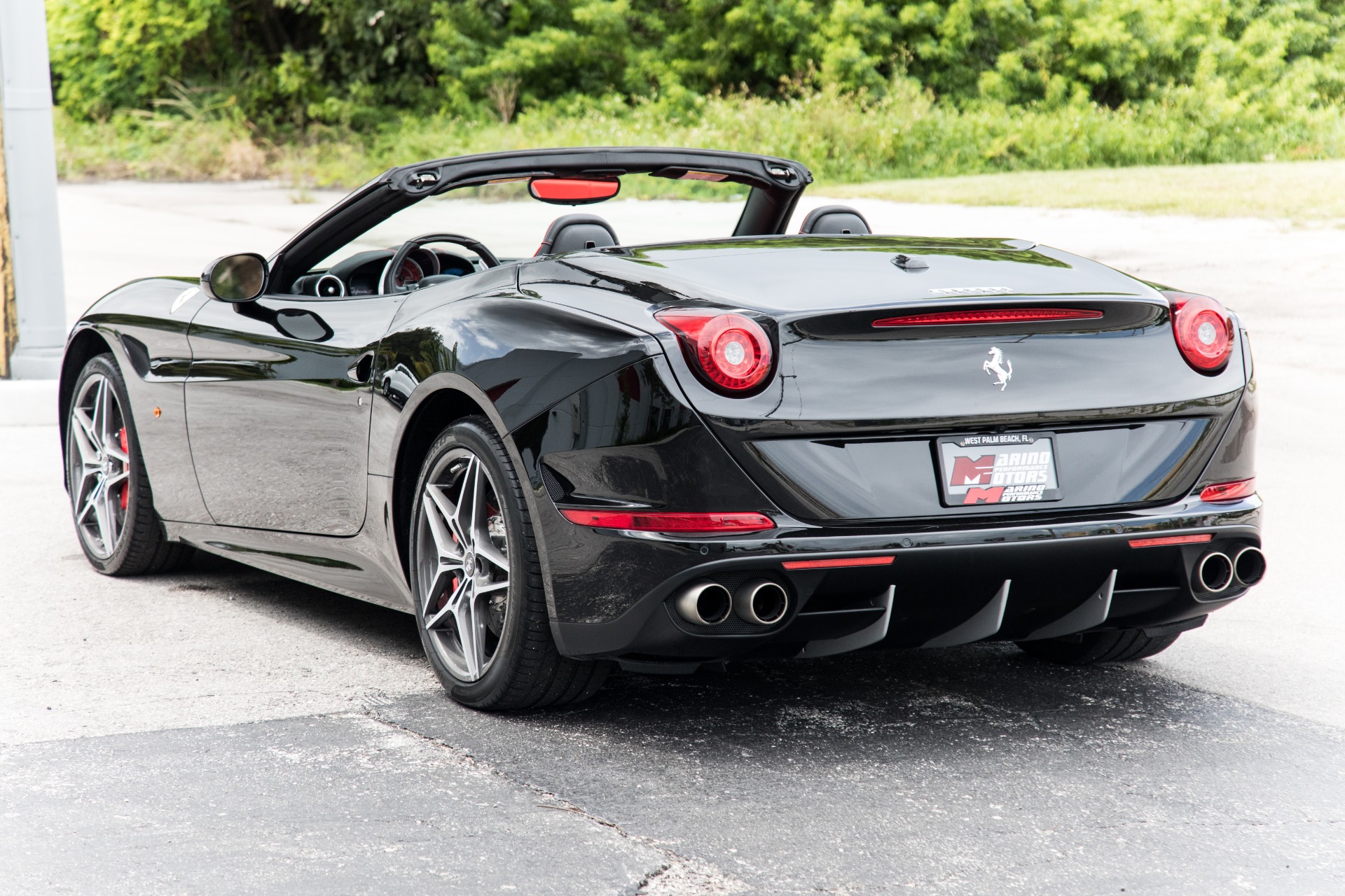 Used-2016-Ferrari-California-T