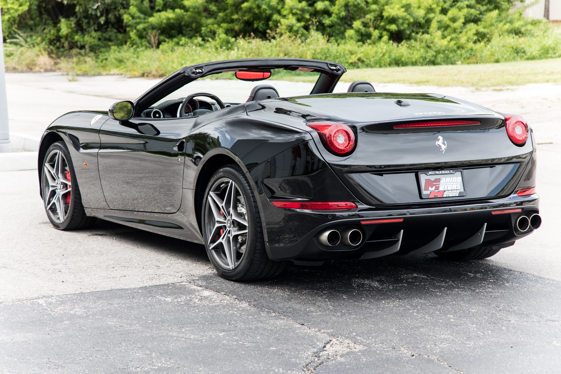 Used-2016-Ferrari-California-T