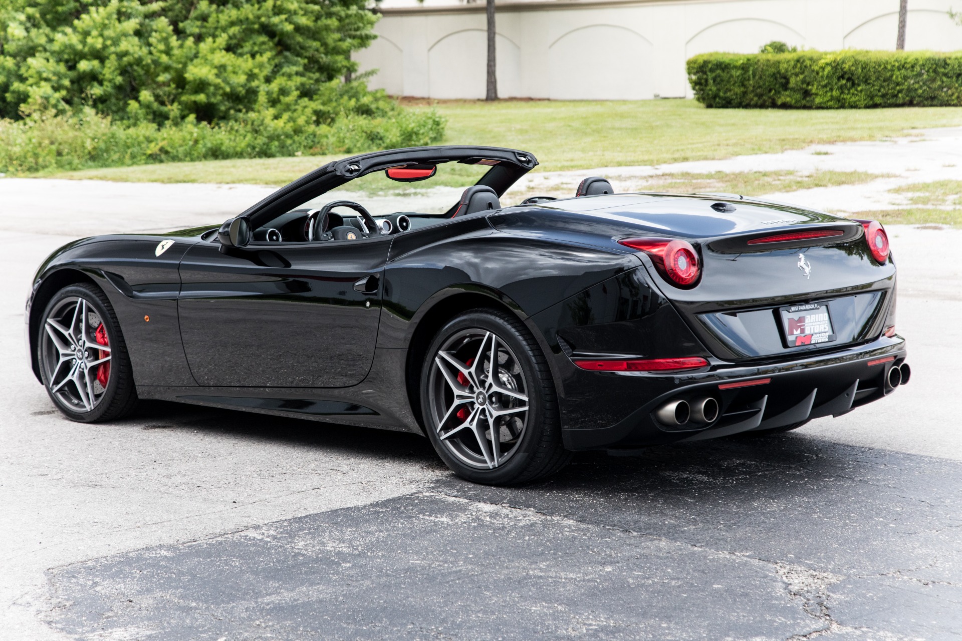Used-2016-Ferrari-California-T