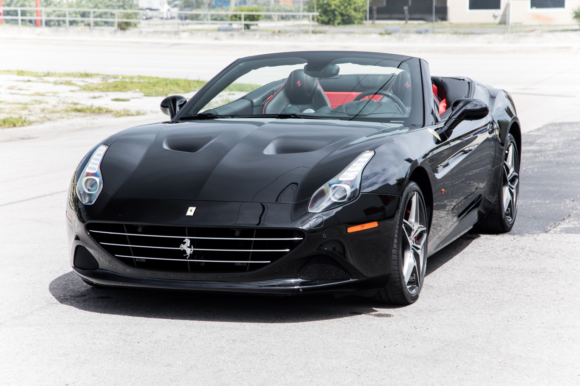 Used-2016-Ferrari-California-T