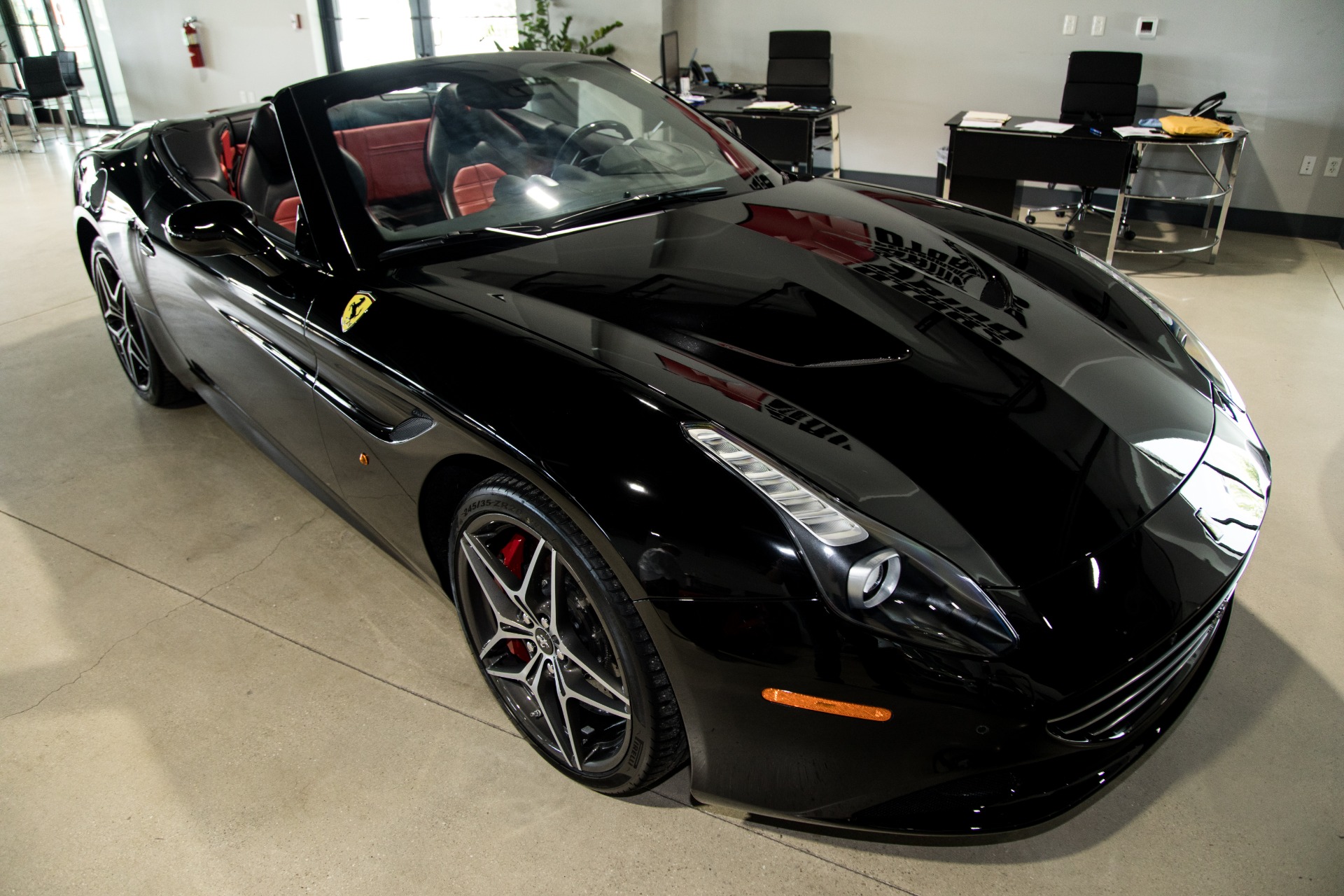 Used-2016-Ferrari-California-T