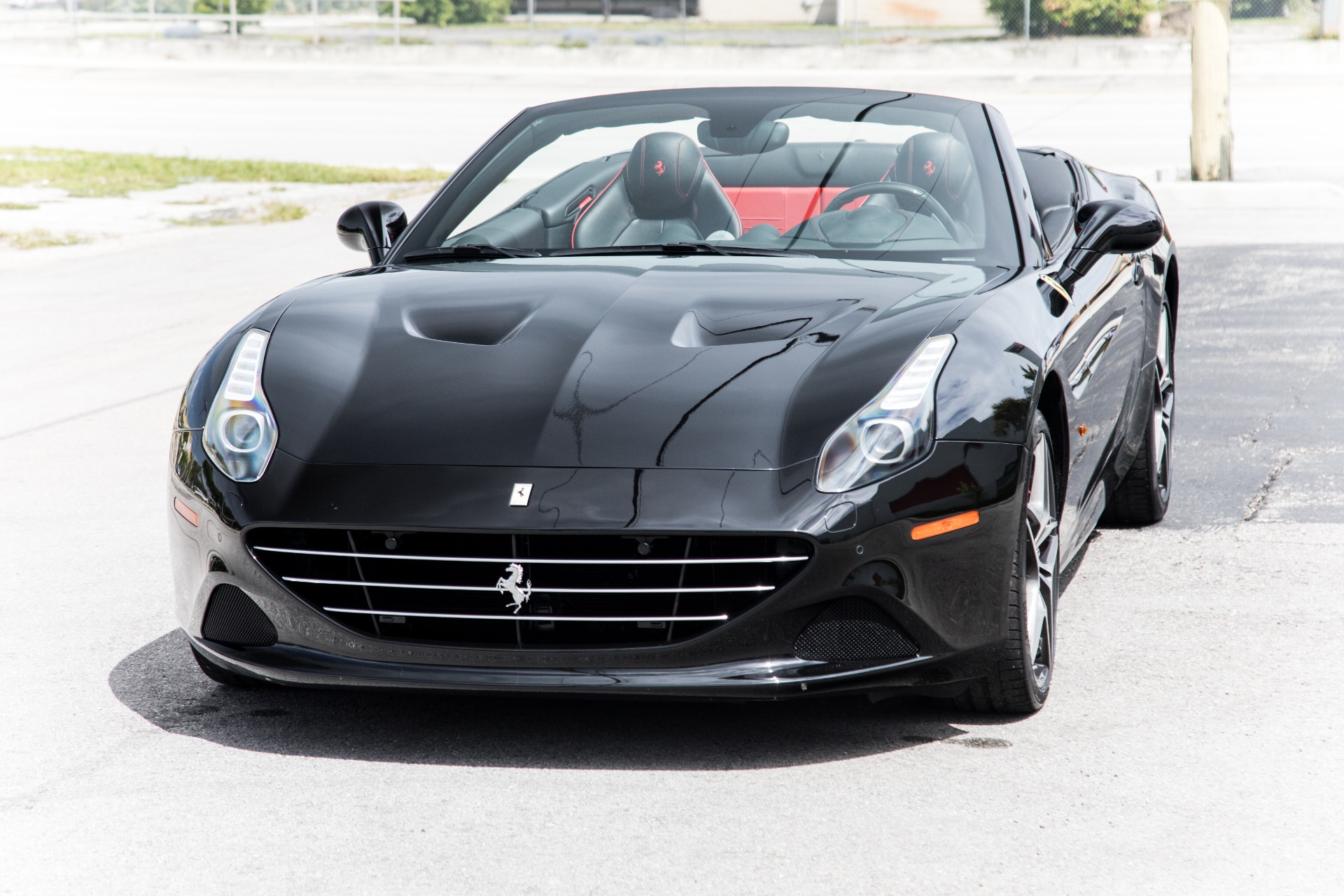 Used-2016-Ferrari-California-T