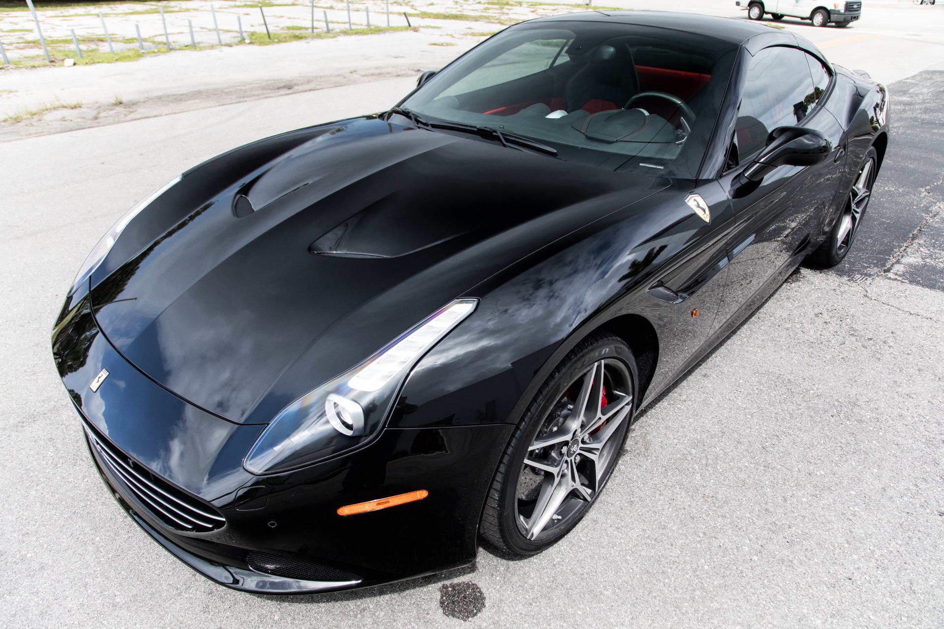 Used-2016-Ferrari-California-T