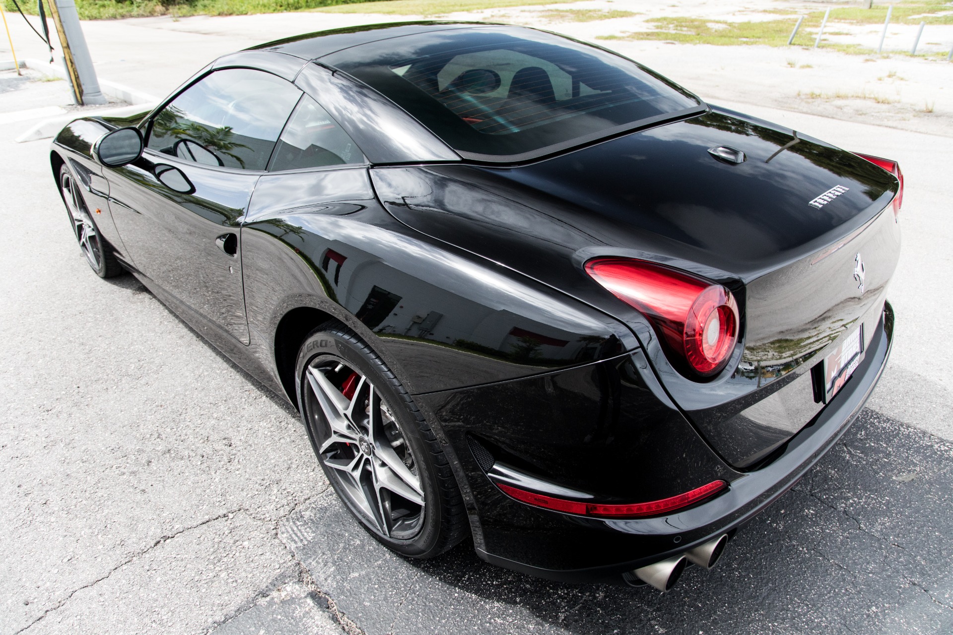 Used-2016-Ferrari-California-T