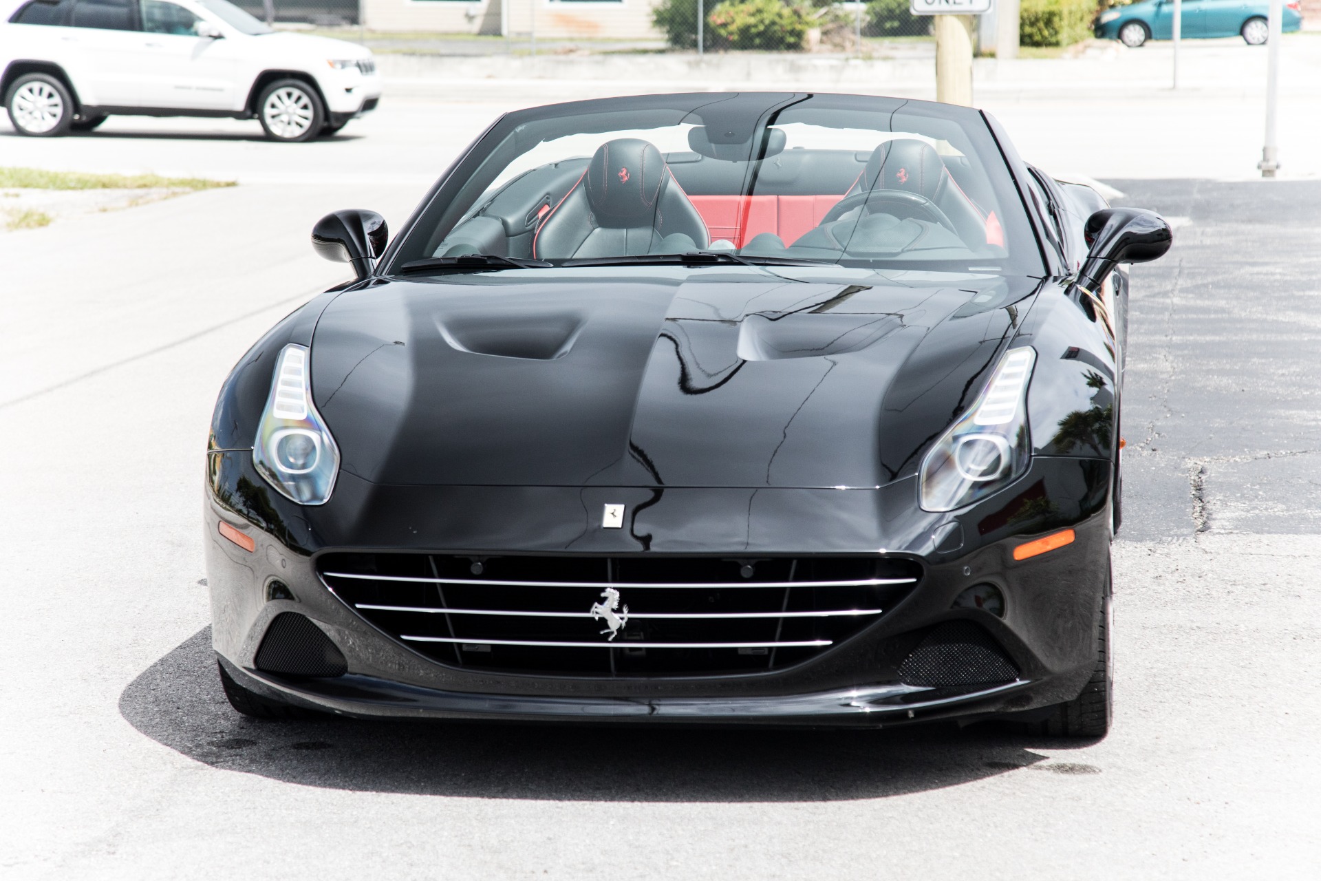 Used-2016-Ferrari-California-T