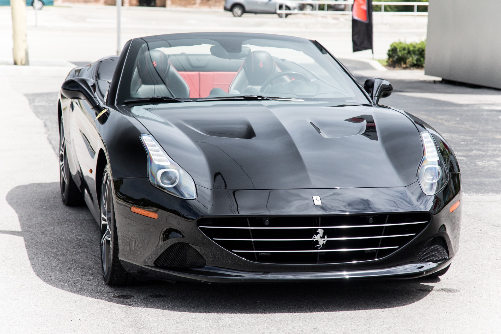 Used-2016-Ferrari-California-T