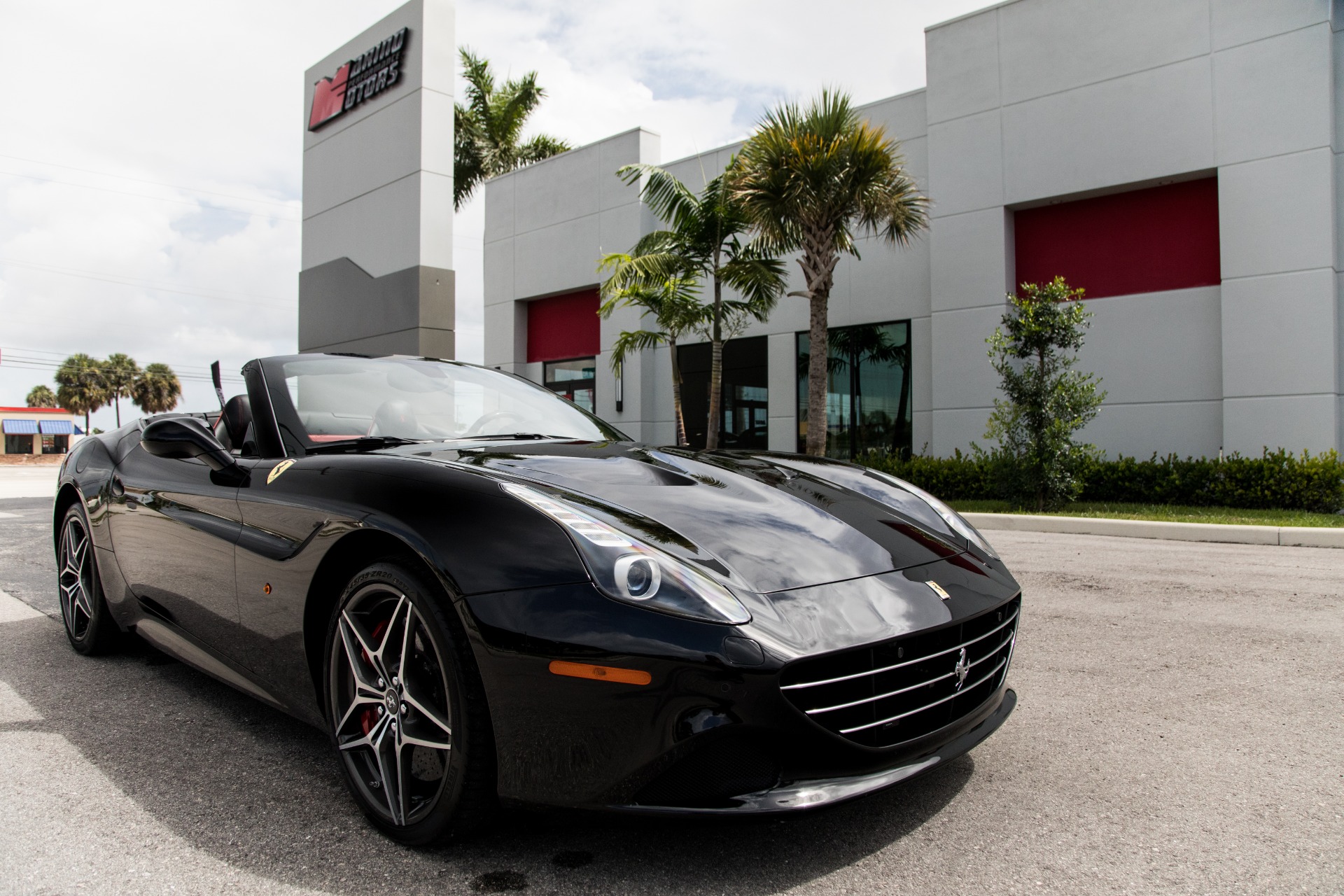 Used-2016-Ferrari-California-T