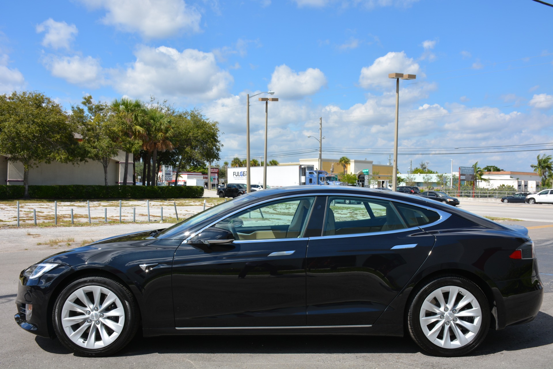 Used-2017-Tesla-Model-S-75