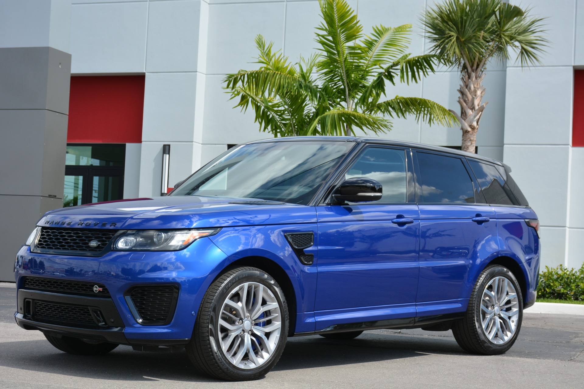 Used-2015-Land-Rover-Range-Rover-Sport-SVR