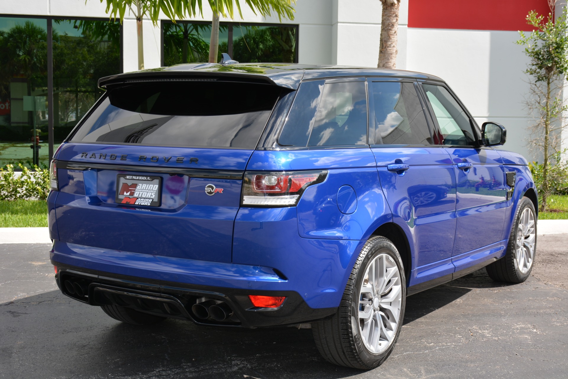 Used-2015-Land-Rover-Range-Rover-Sport-SVR