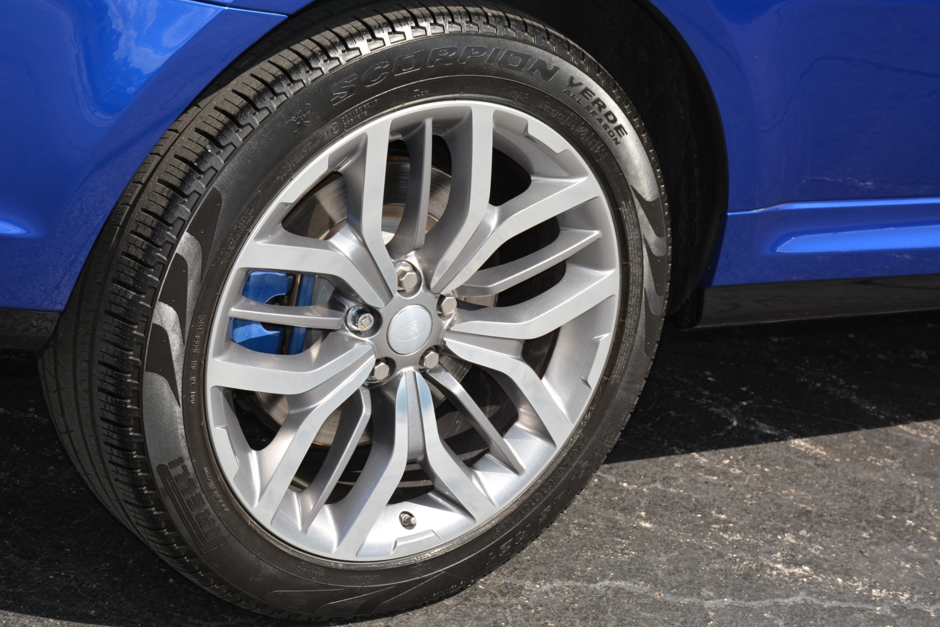 Used-2015-Land-Rover-Range-Rover-Sport-SVR