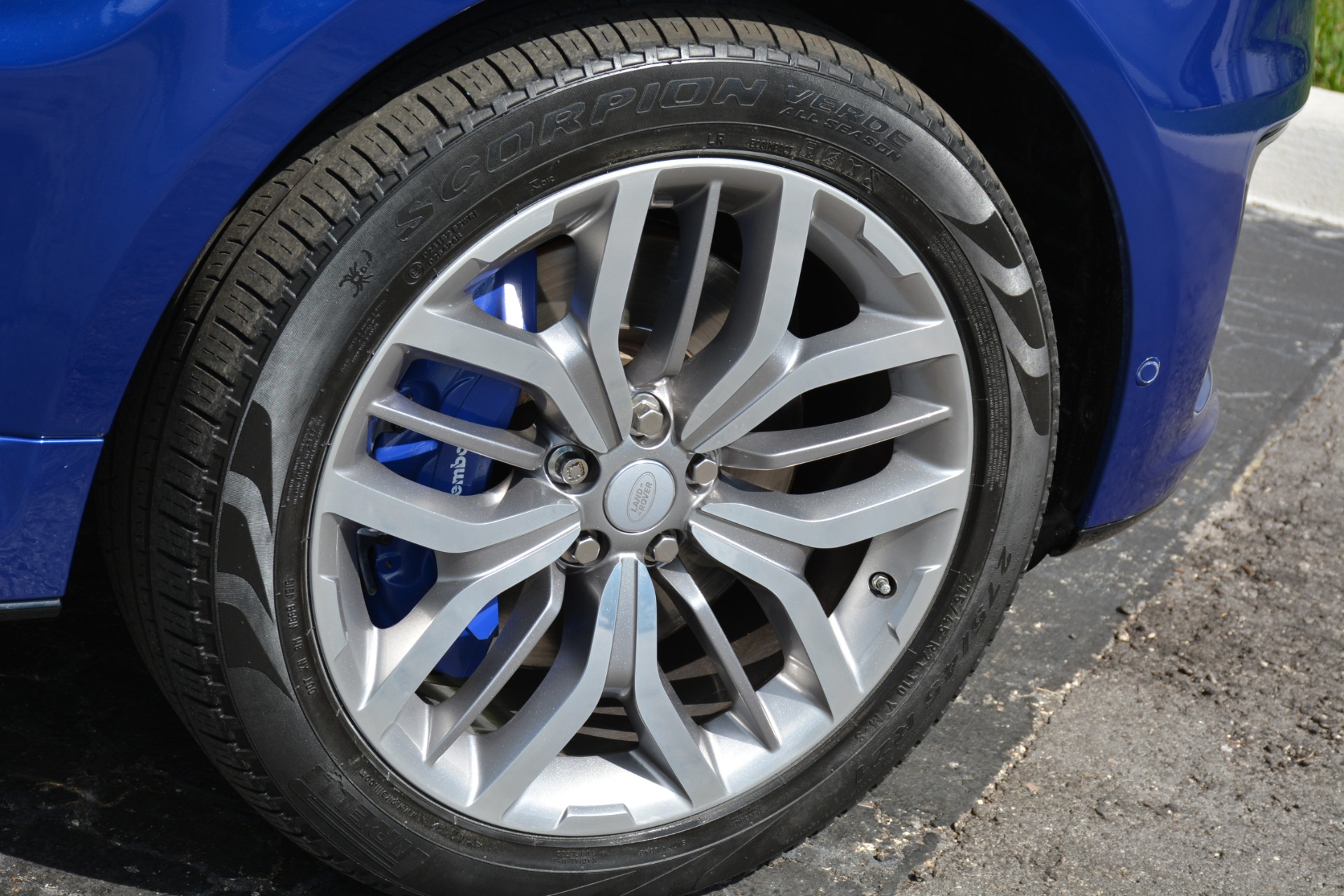 Used-2015-Land-Rover-Range-Rover-Sport-SVR
