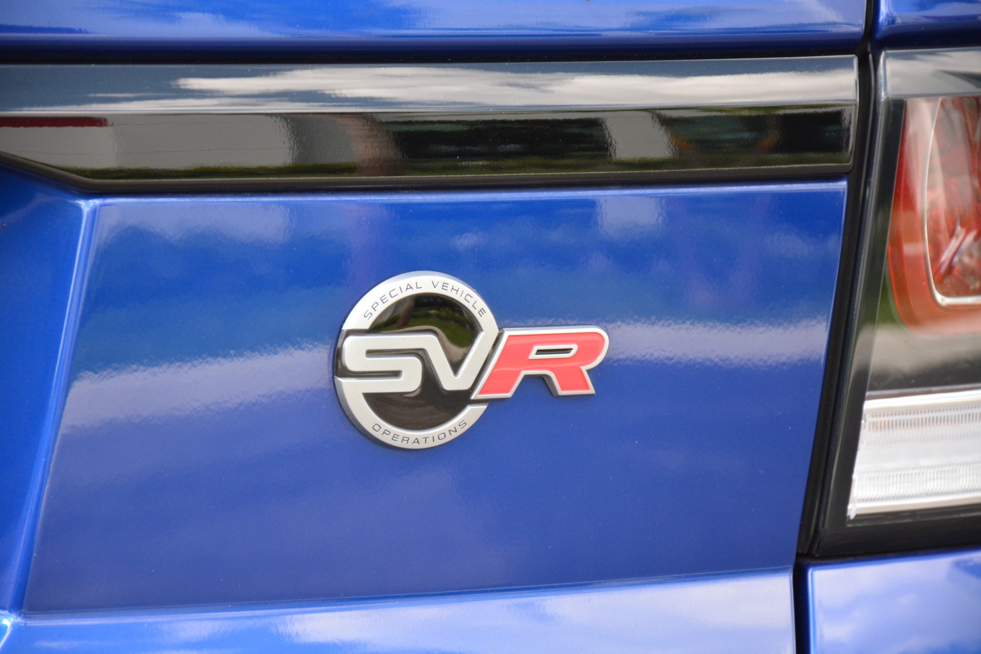 Used-2015-Land-Rover-Range-Rover-Sport-SVR