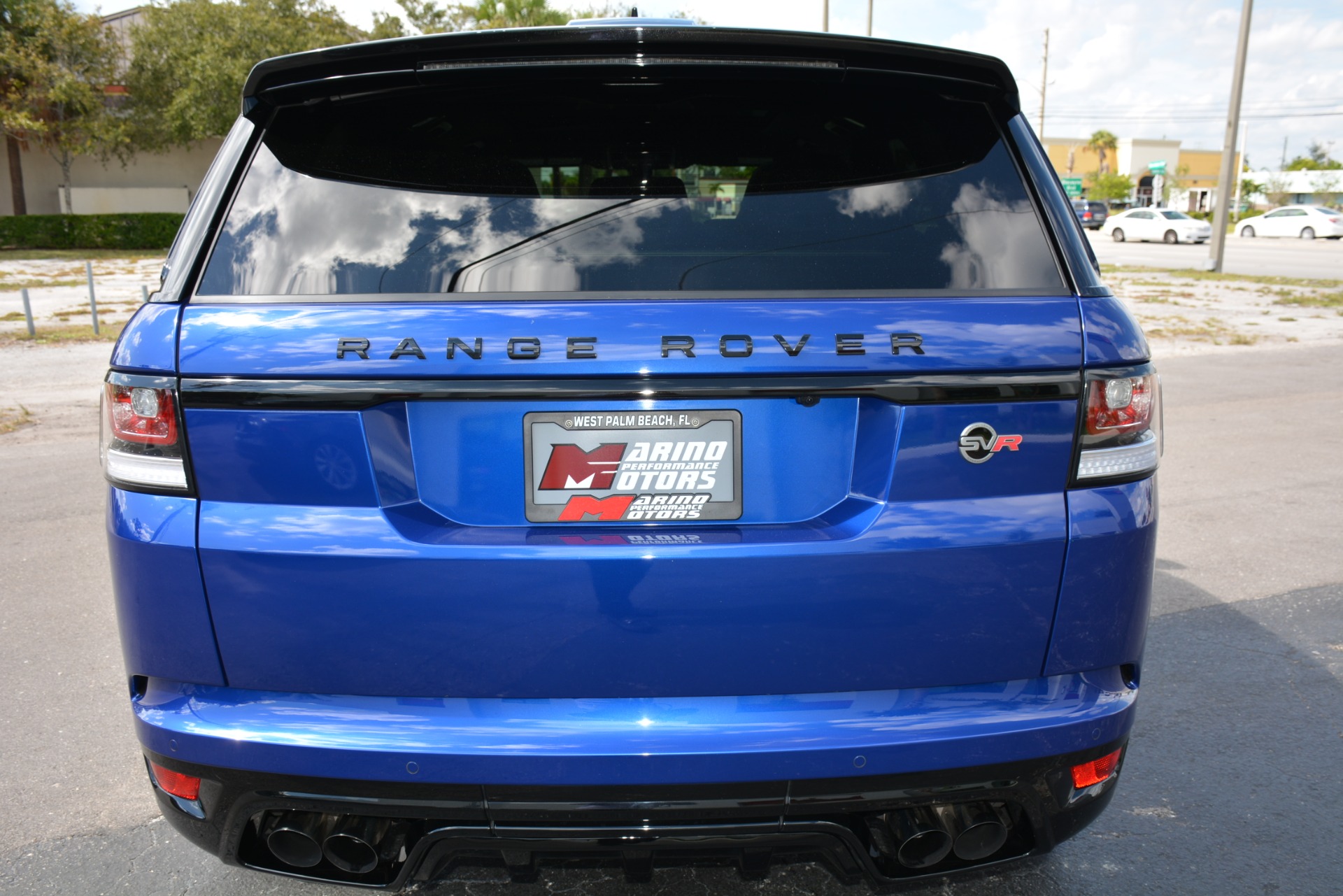 Used-2015-Land-Rover-Range-Rover-Sport-SVR