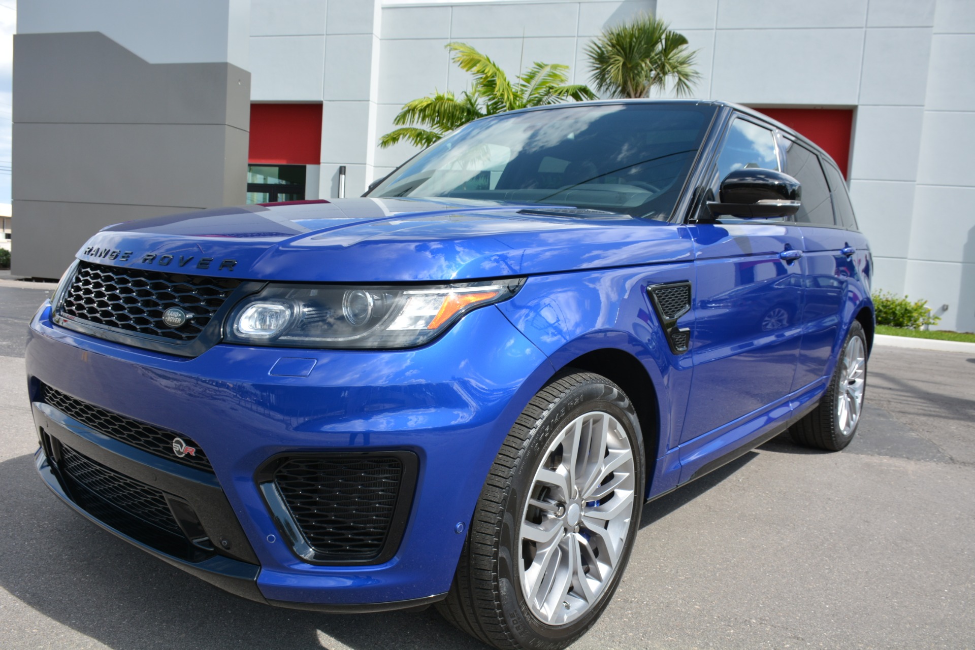 Used-2015-Land-Rover-Range-Rover-Sport-SVR